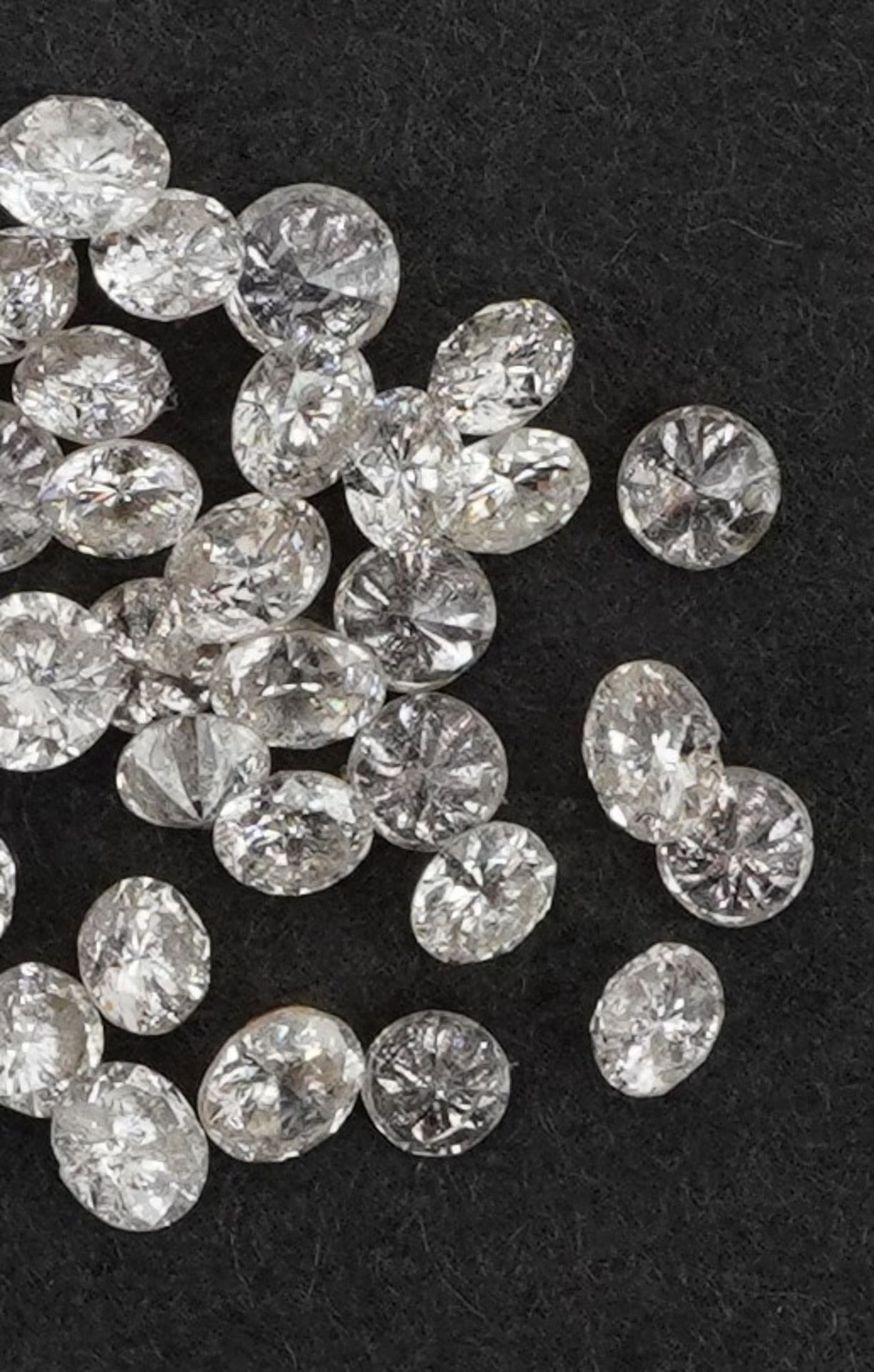 Collection of loose solitaire diamonds, the largest approximately 2.5mm in diameter, total weight - Bild 3 aus 4