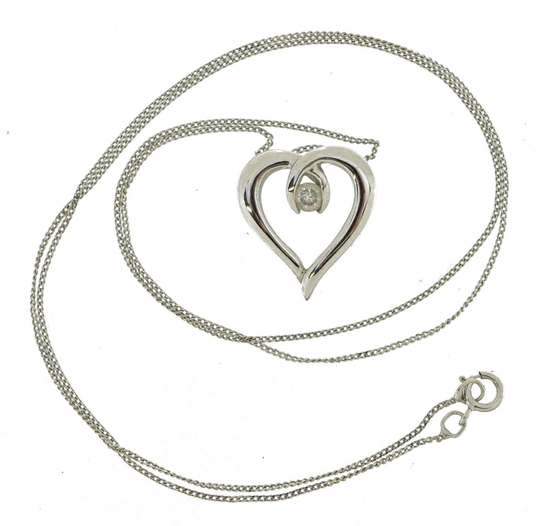 9ct white gold love heart pendant set with a diamond on 9ct white gold curb link necklace, the - Bild 2 aus 5