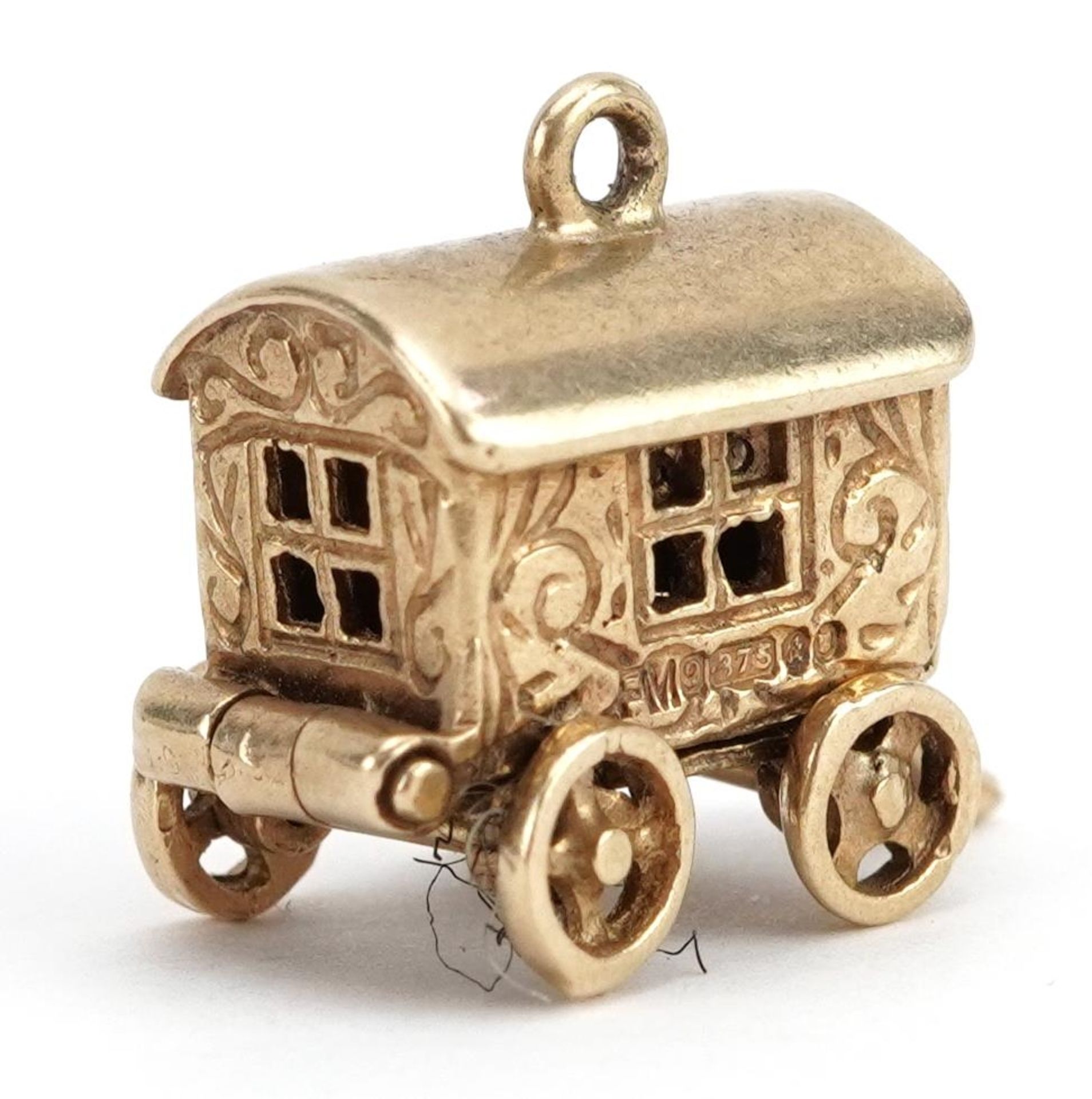 9ct gold opening Gypsy caravan charm, 1.4cm high, 3.6g : For further information on this lot - Bild 3 aus 4