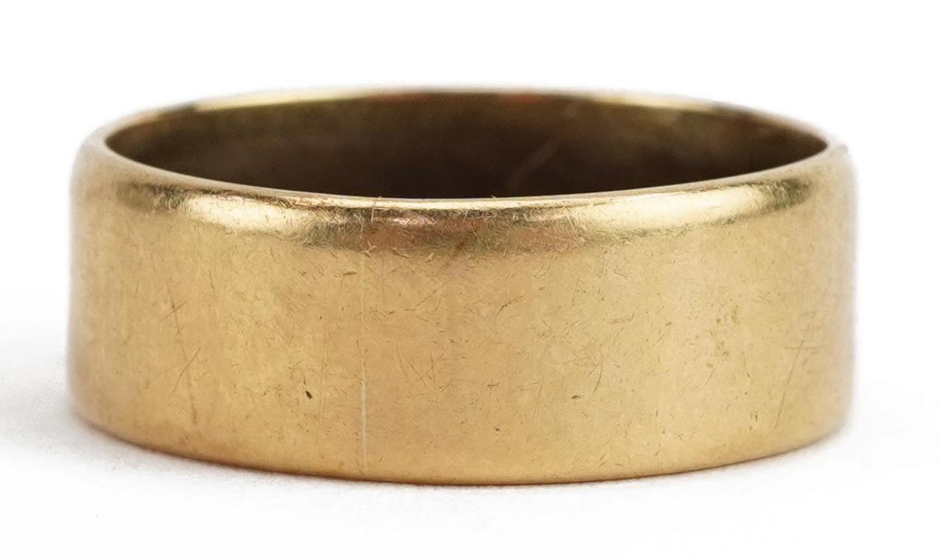 18ct gold wedding band, London 1971, size S, 7.5g : For further information on this lot please