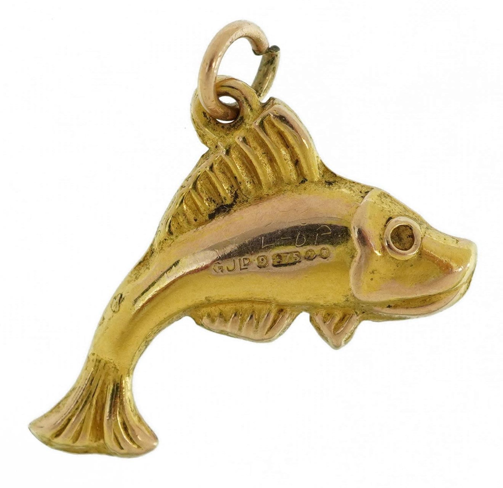 9ct gold fish charm, 2.4cm wide, 1.2g : For further information on this lot please contact the - Bild 3 aus 3