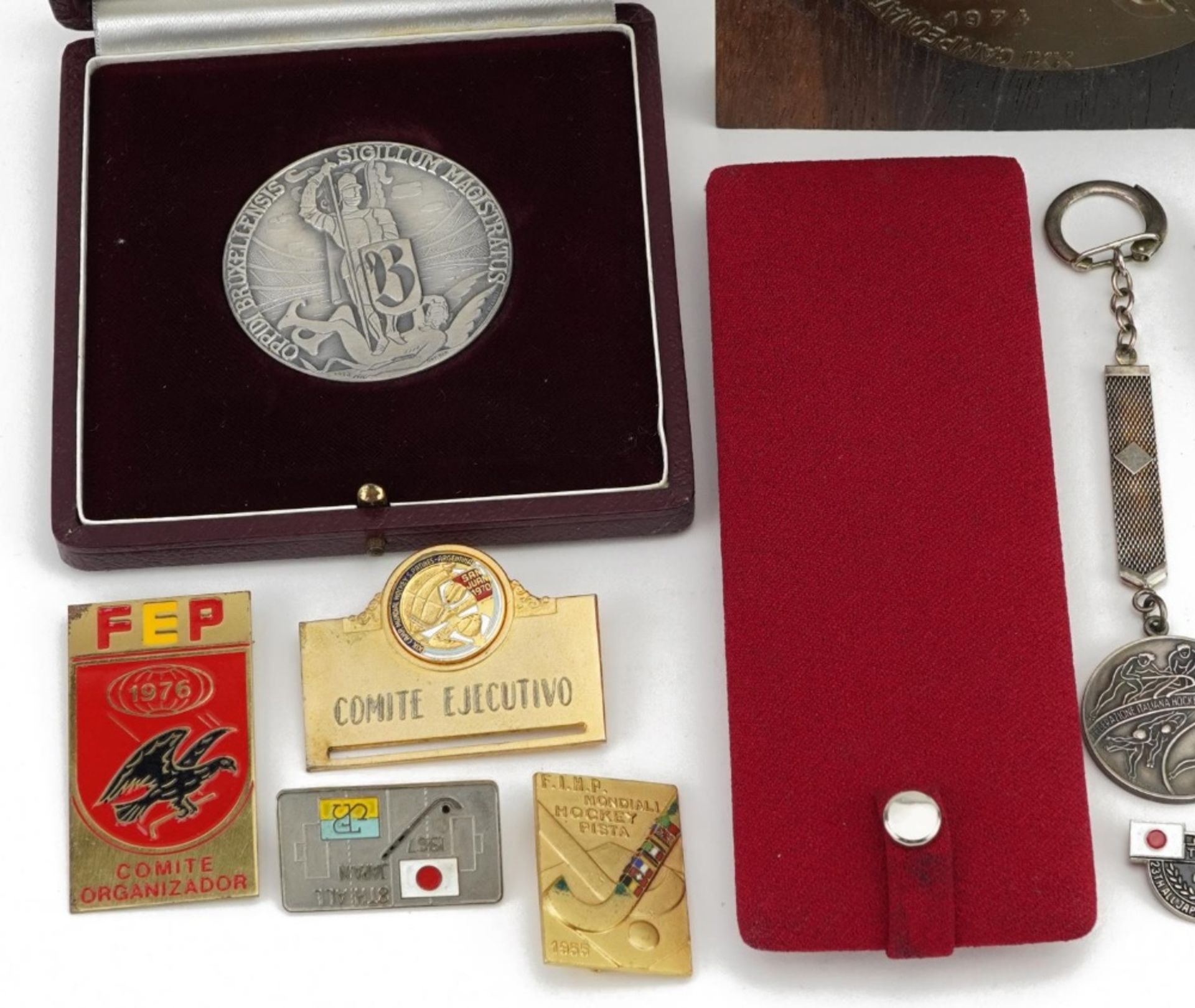 Hockey World Championship memorabilia including 1976 silver medal, silver keyring and World - Image 3 of 5