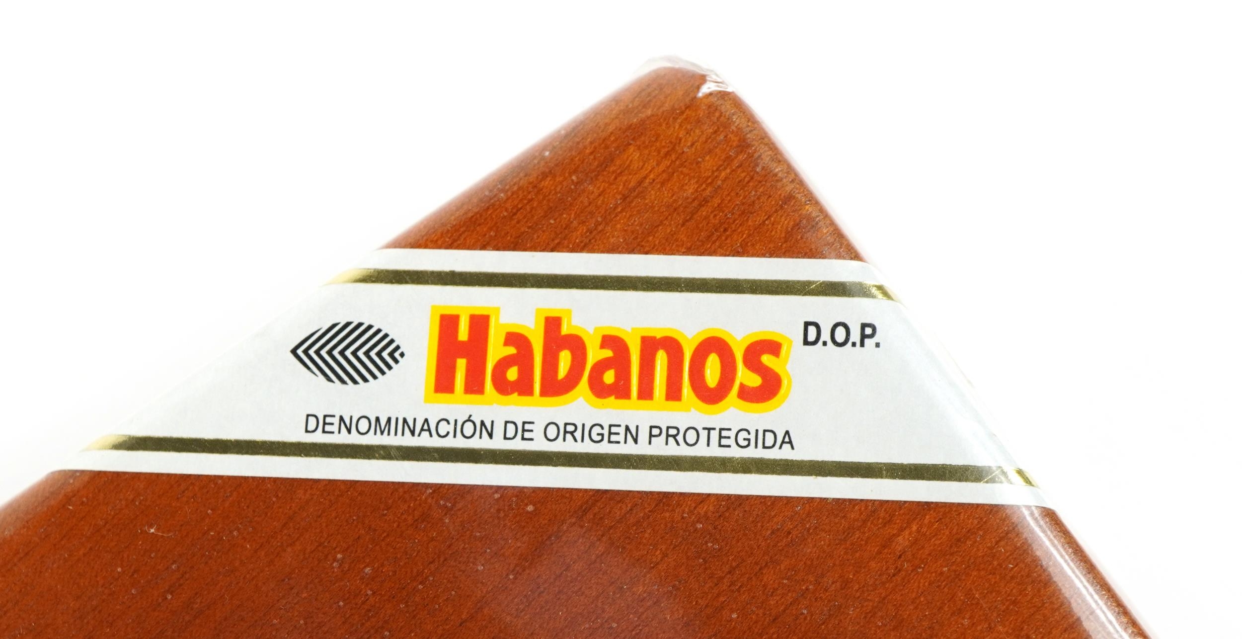 Sealed box of twenty five Cohiba Habanos Lanceros cigars PROVENANCE: Given to the vendor's friend by - Image 3 of 5