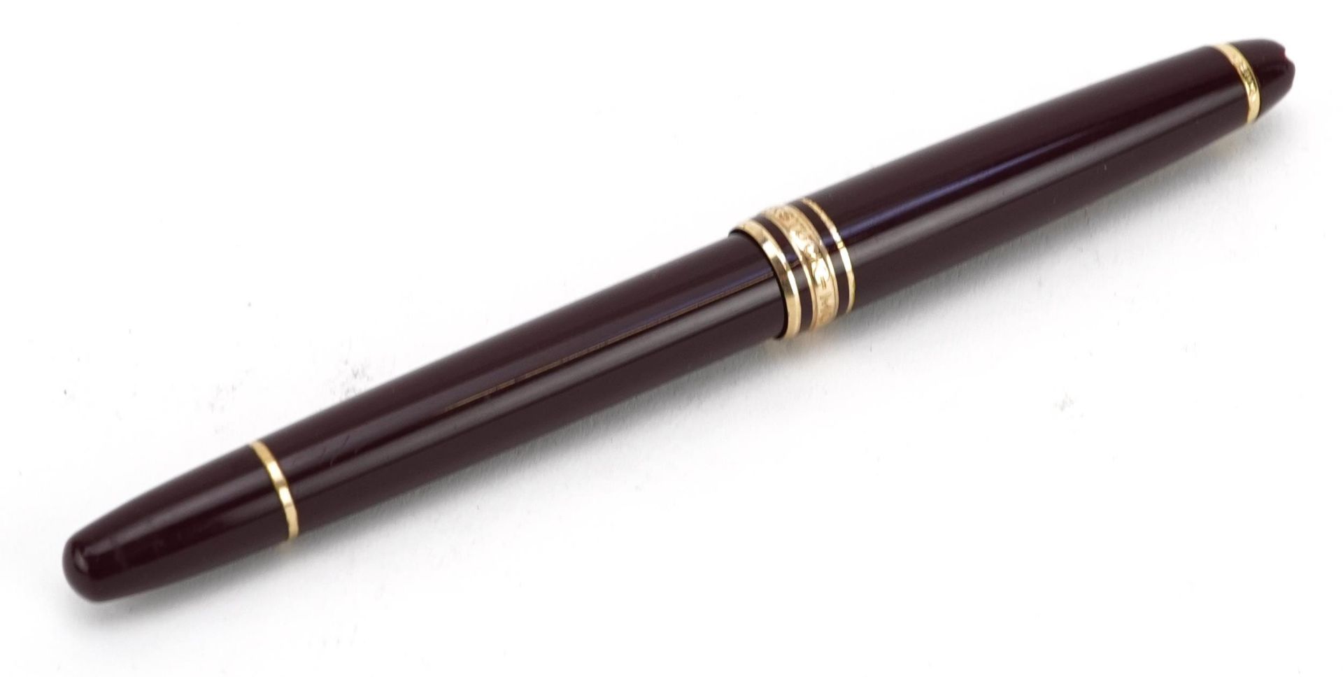 Montblanc Meisterstuck fountain pen with 14k gold nib and case : For further information on this lot - Image 3 of 4