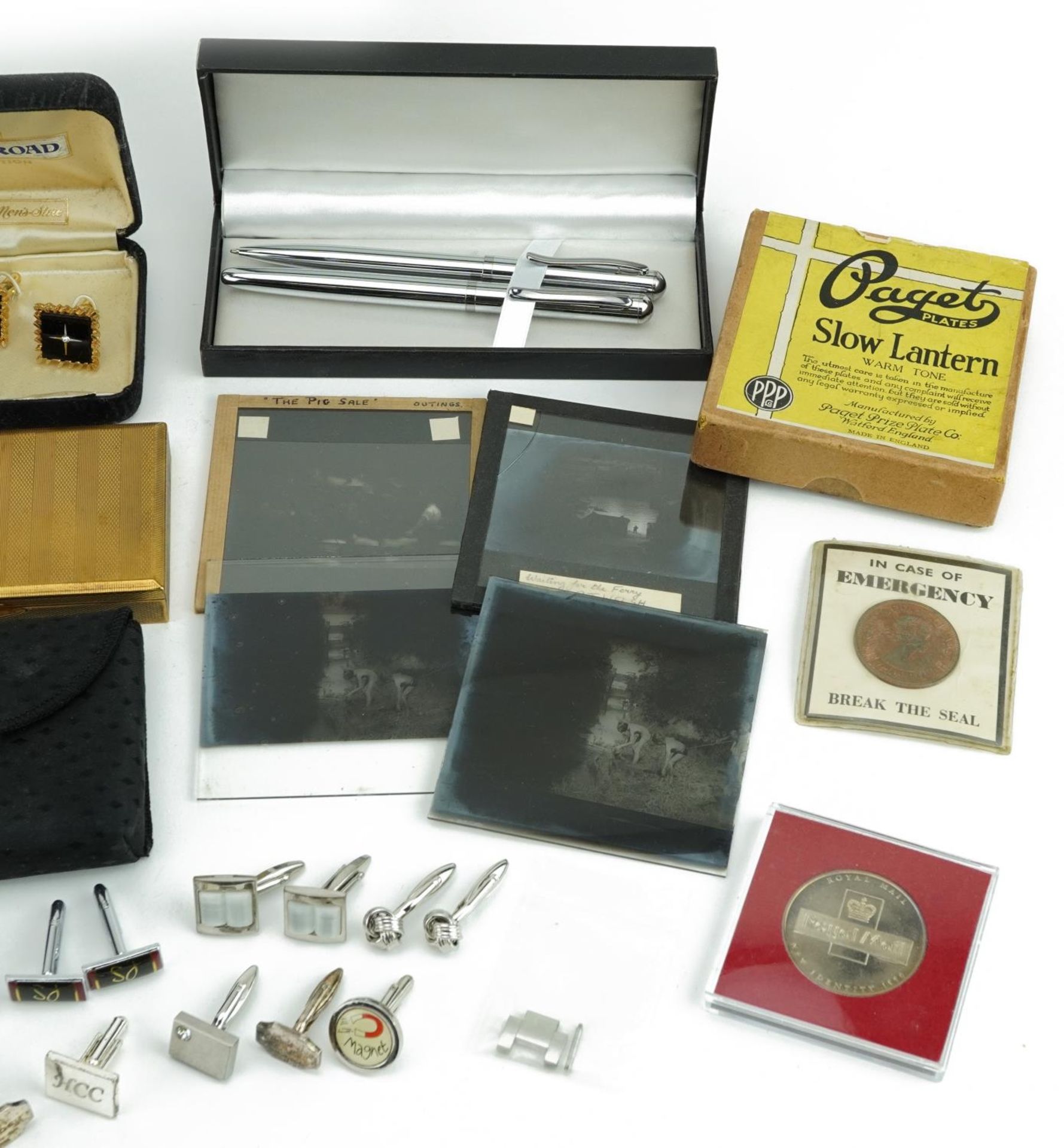 Sundry items including pens, wristwatches, cufflinks and Reuge Stratton compact : For further - Image 3 of 7