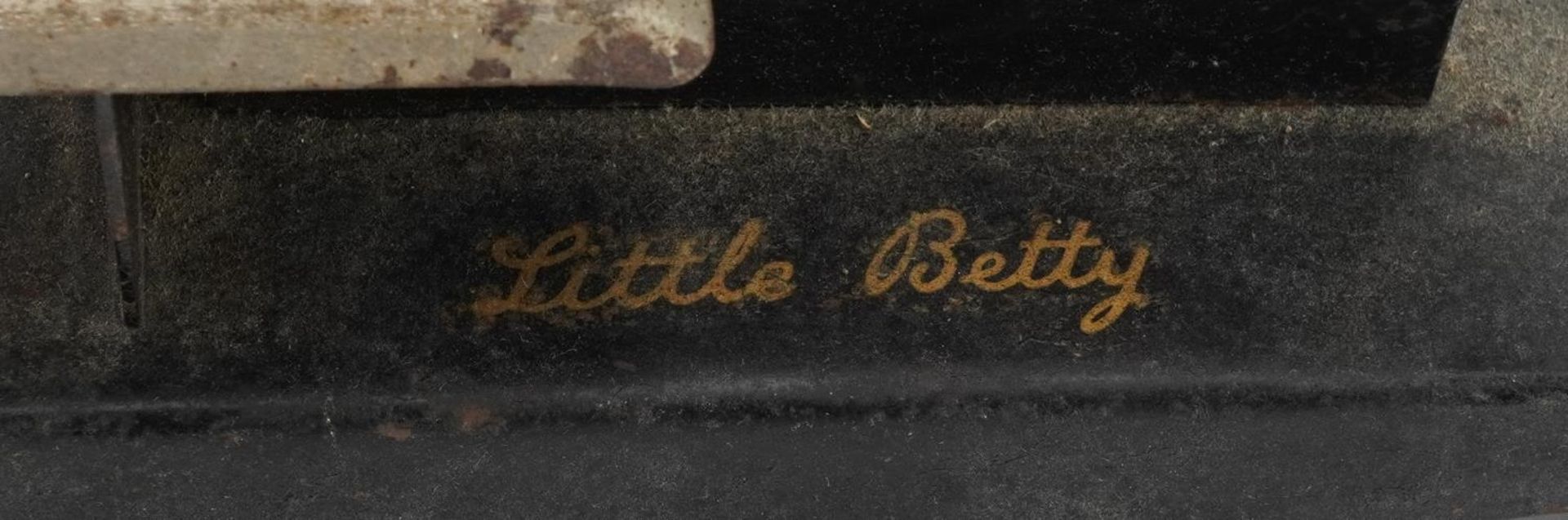 Early 20th century tinplate Little Betty child's sewing machine, 20cm in length : For further - Image 2 of 4