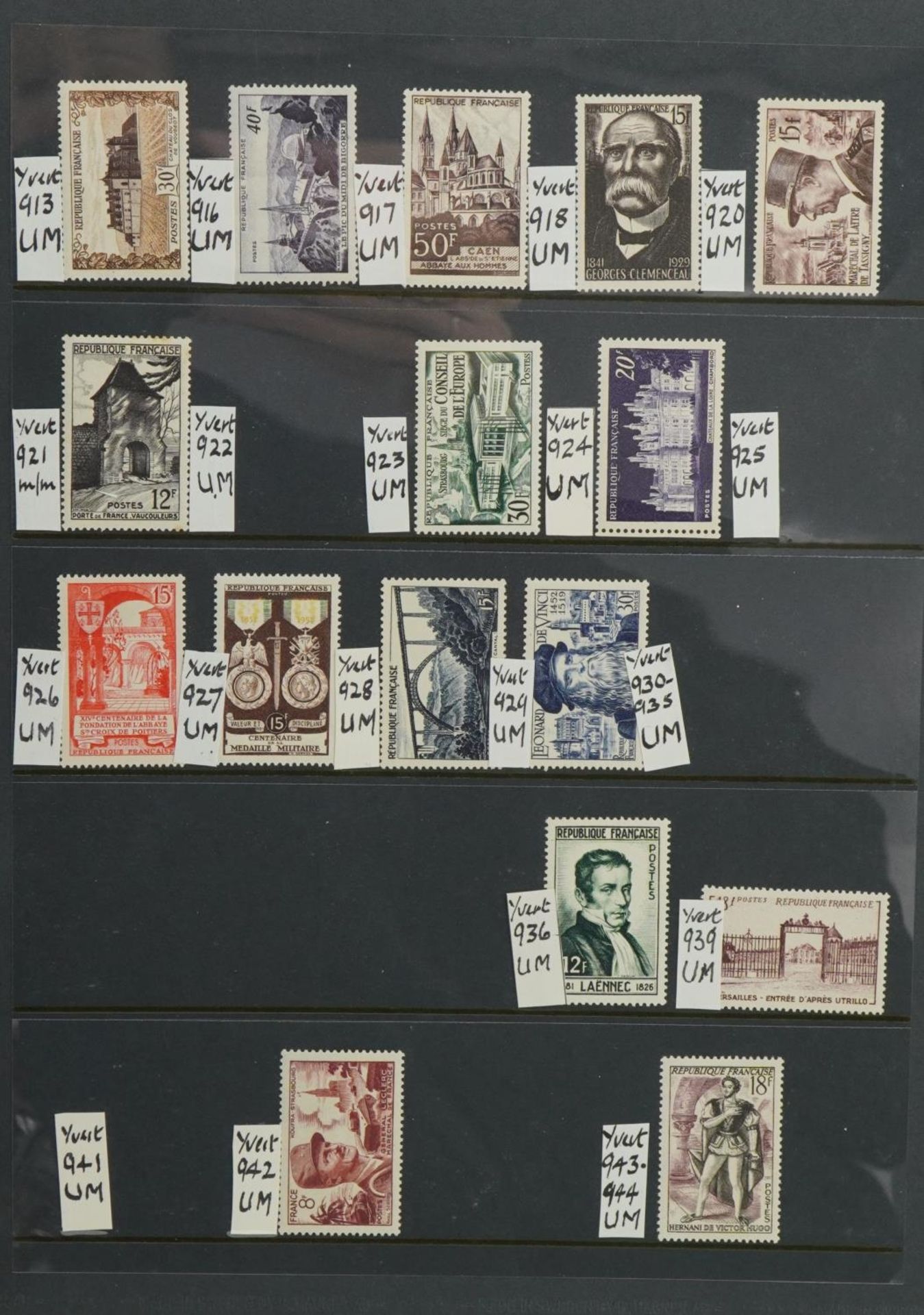 Collection of 20th century French mint or unmounted stamps arranged in an album : For further - Bild 5 aus 6