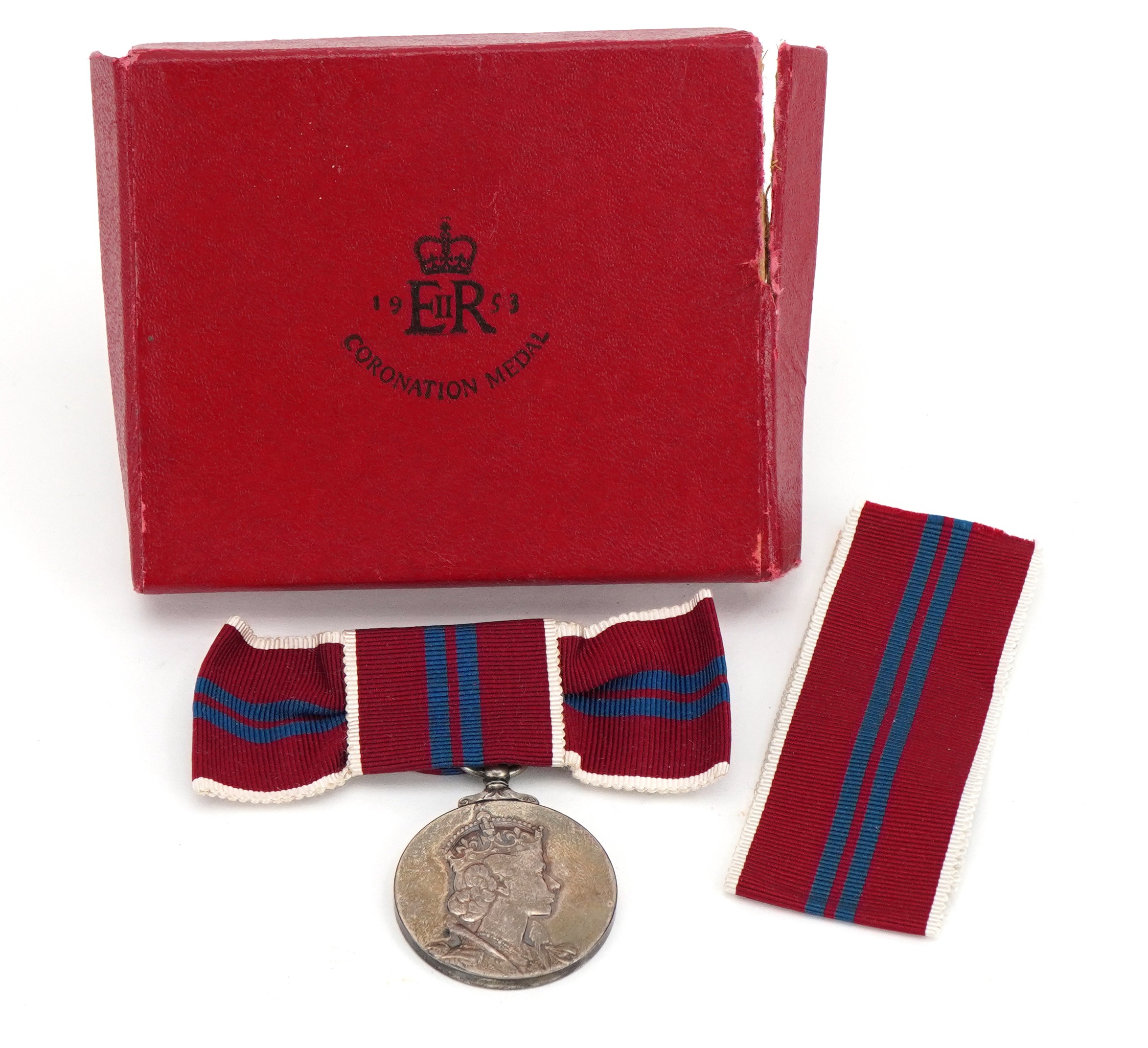 Elizabeth II 1953 ladies coronation medal with box : For further information on this lot please