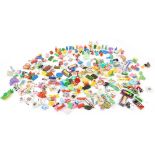 Large collection of vintage and later rubber erasers : For further information on this lot please