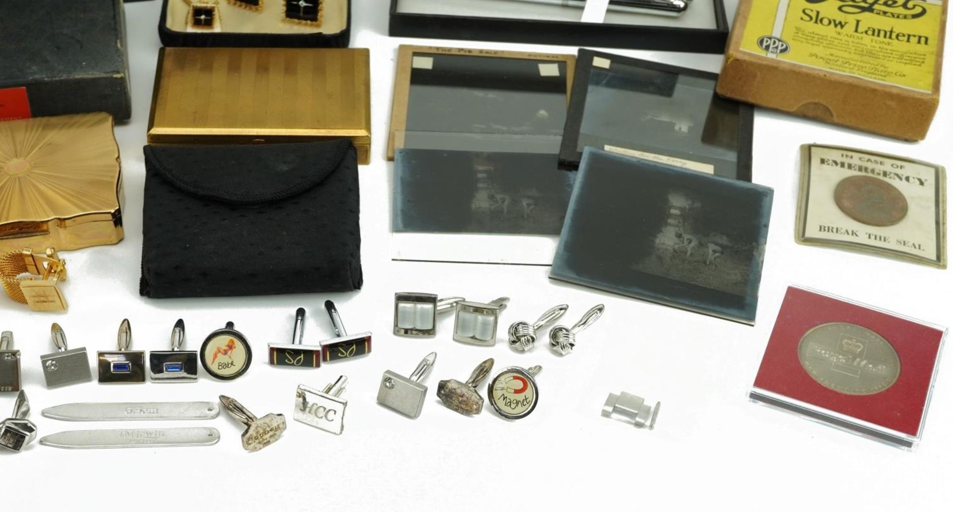 Sundry items including pens, wristwatches, cufflinks and Reuge Stratton compact : For further - Image 4 of 7