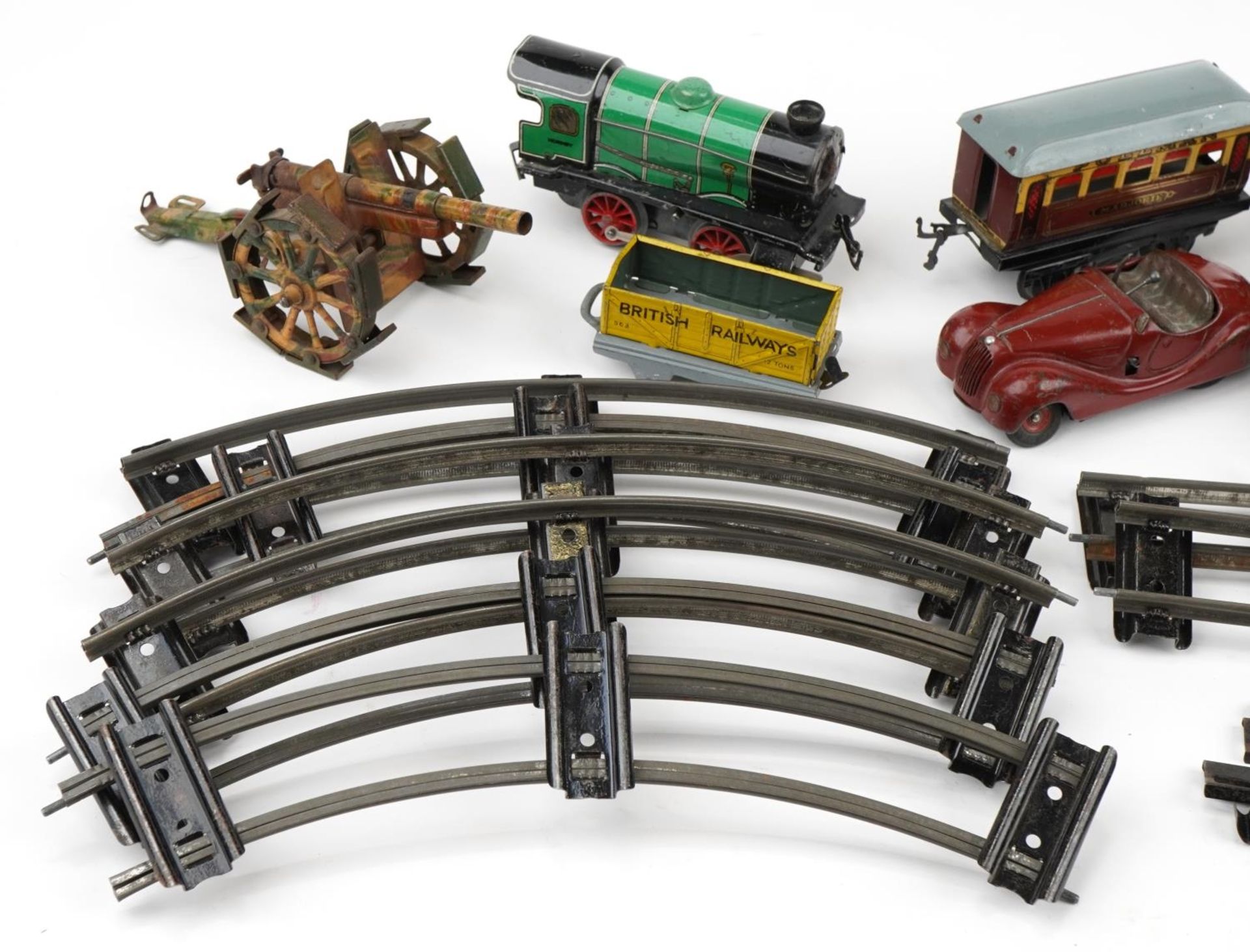 Vintage toys including a Schuco Examico 4001, Hornby O gauge locomotive with Pullman coaches and - Bild 2 aus 3