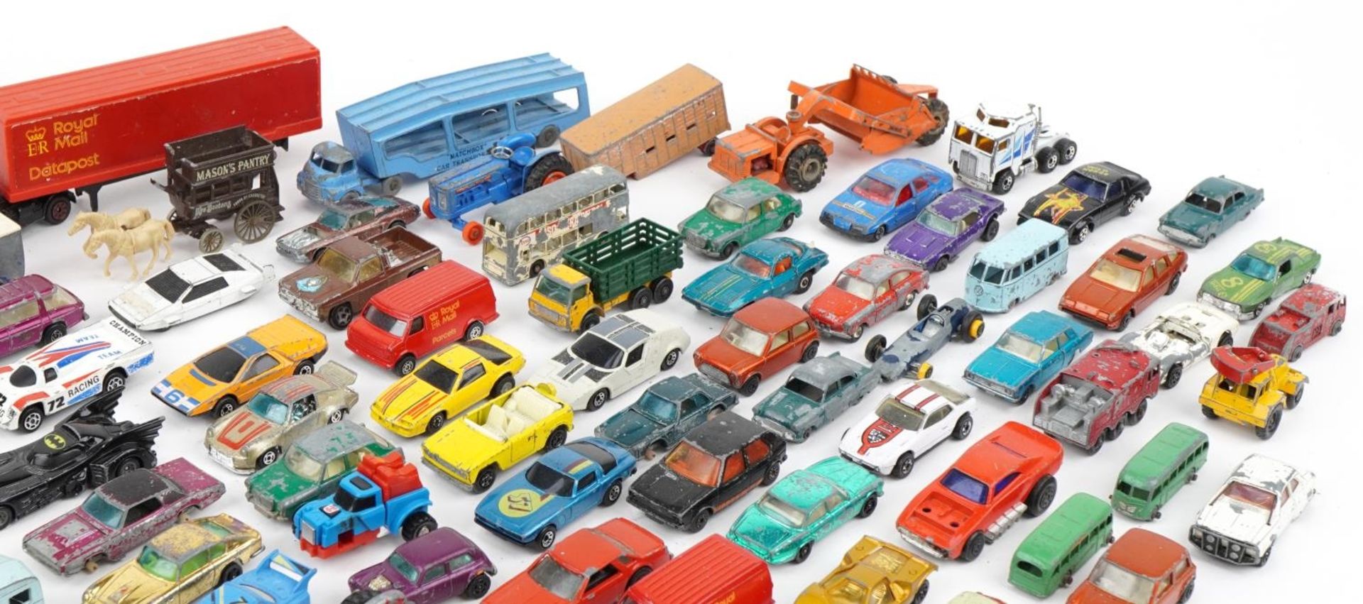 Collection of vintage and later diecast vehicles including Dinky Dublo, Matchbox by Lesney and Corgi - Image 3 of 5