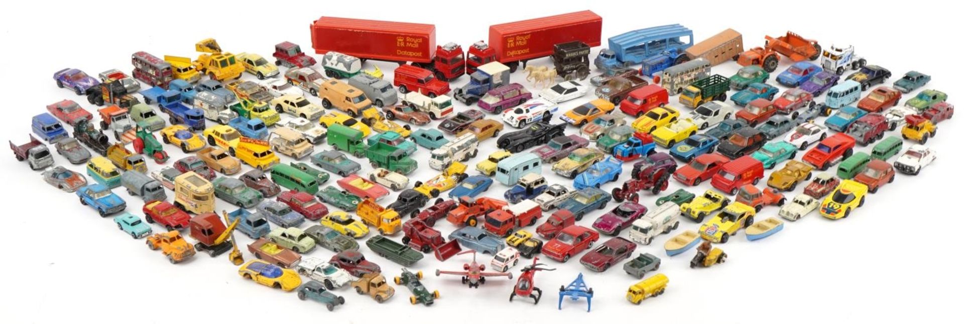 Collection of vintage and later diecast vehicles including Dinky Dublo, Matchbox by Lesney and Corgi