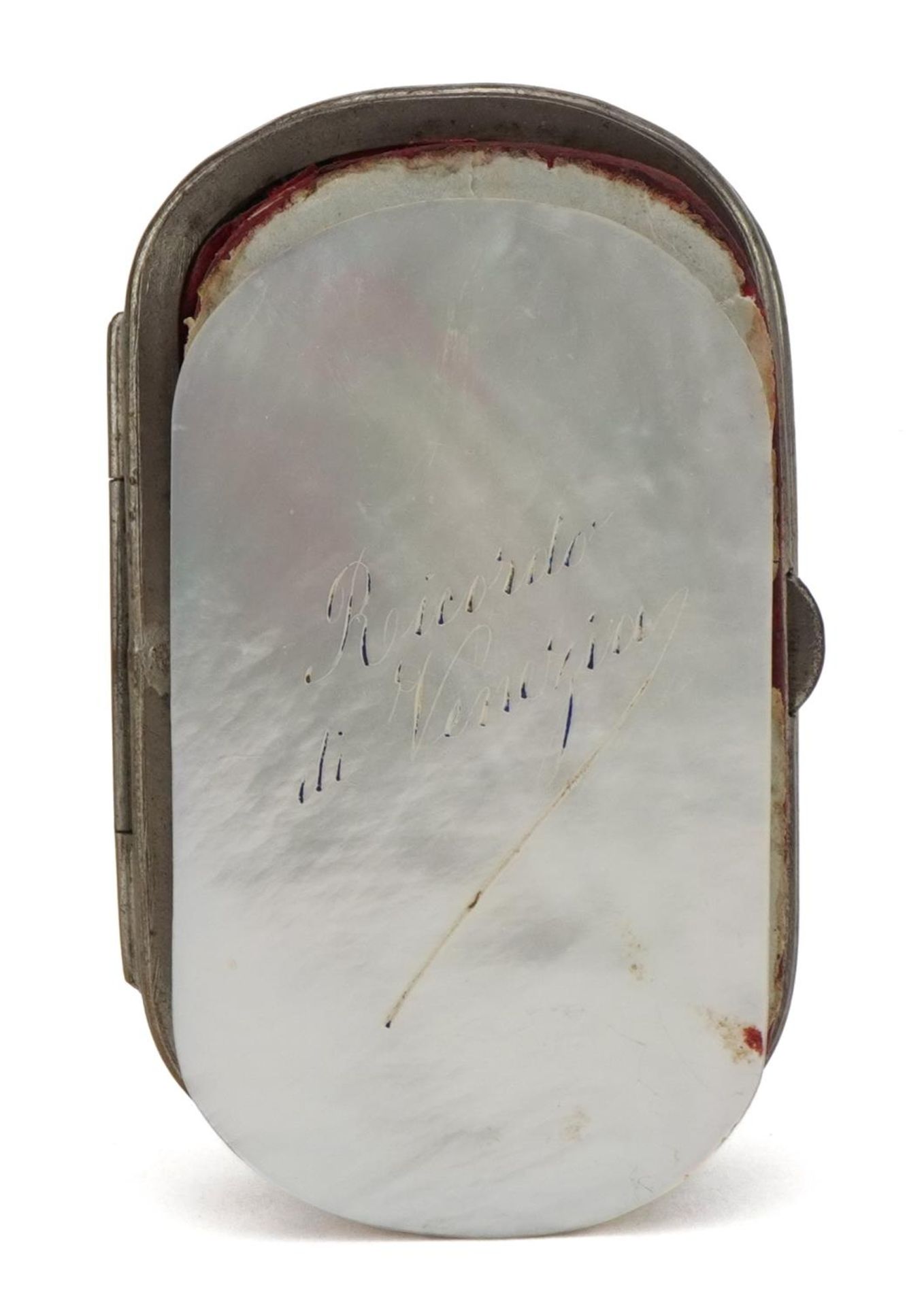 Early 20th century mother of pearl coin purse carved with a fisherman pulling in his catch, 8cm wide - Image 5 of 5