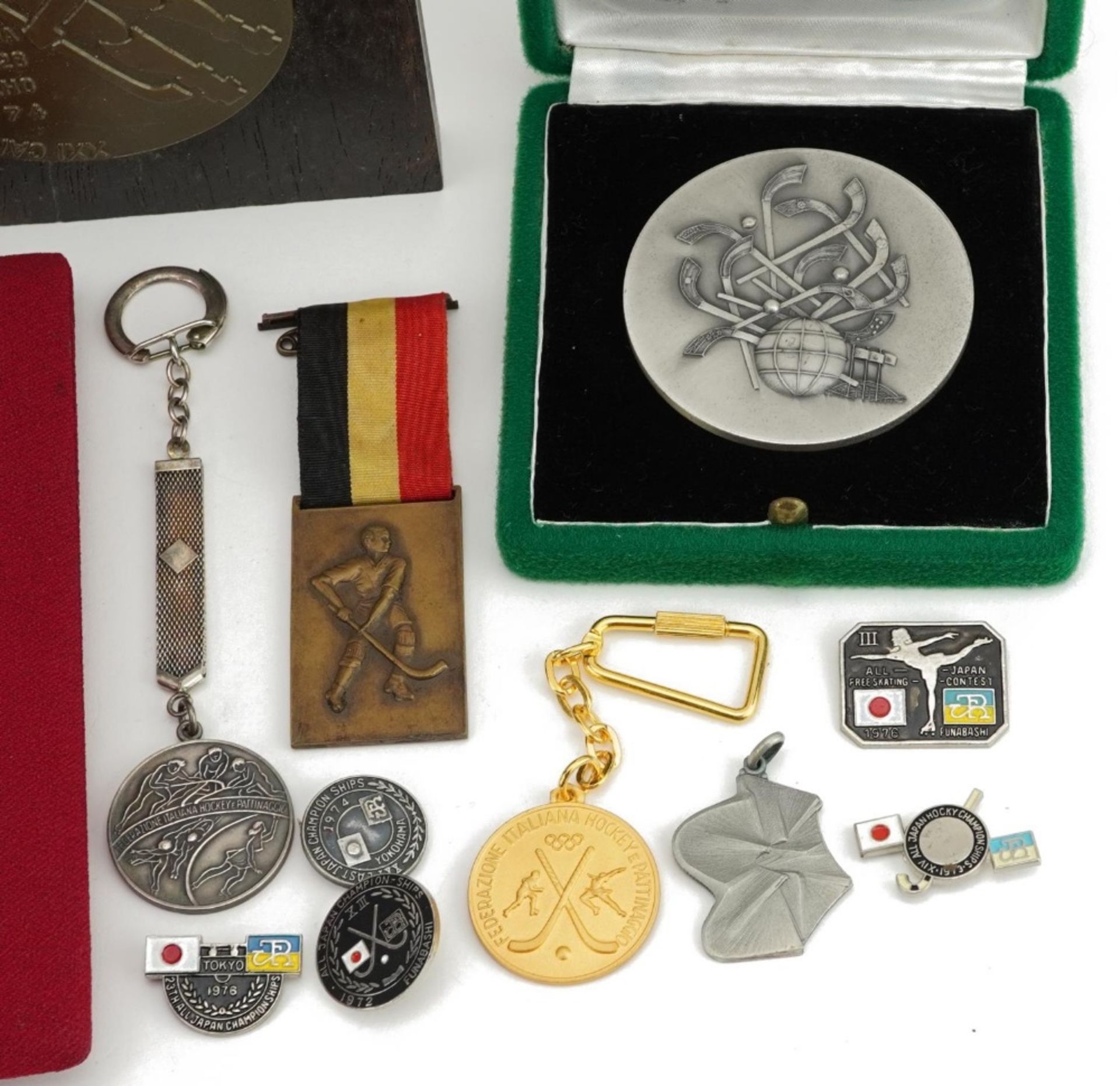 Hockey World Championship memorabilia including 1976 silver medal, silver keyring and World - Image 4 of 5
