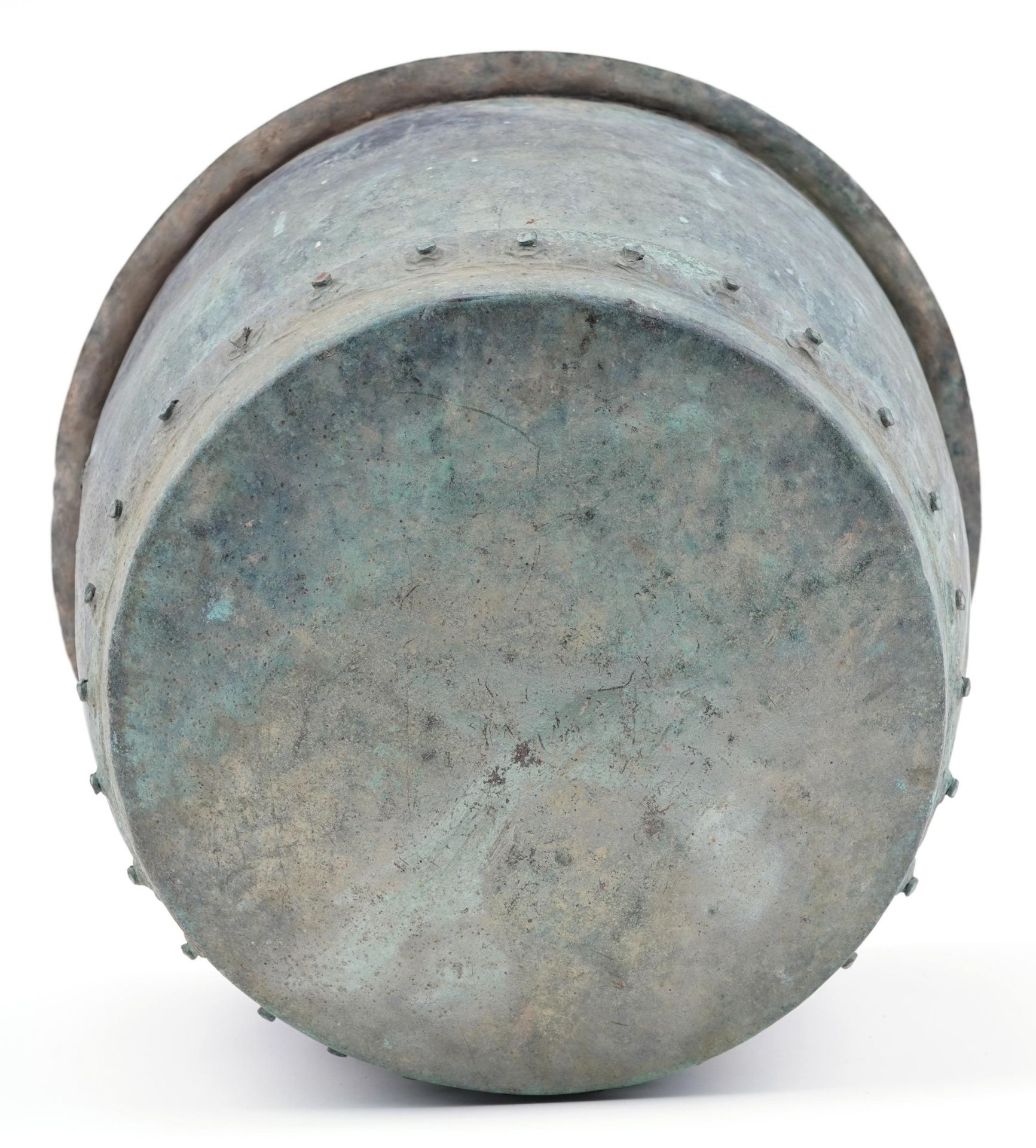 Large antique copper planter, 37cm high x 51cm in diameter : For further information on this lot - Image 3 of 3