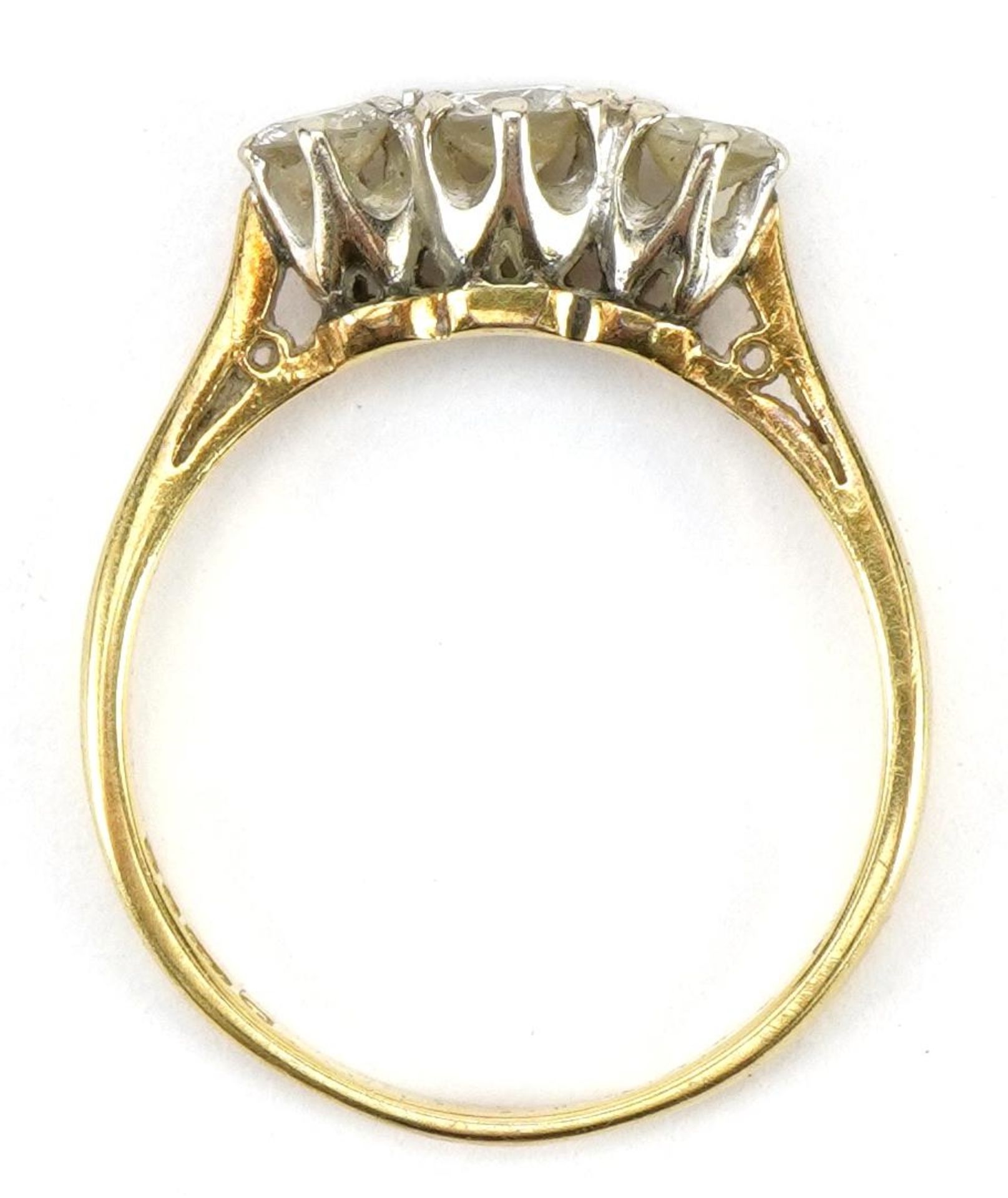 18ct gold diamond three stone ring, the largest diamond approximately 0.18 carat, size M/N, 2.4g : - Image 3 of 4