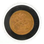 Queen Victoria 1898 gold sovereign - this lot is sold without buyer’s premium : For further