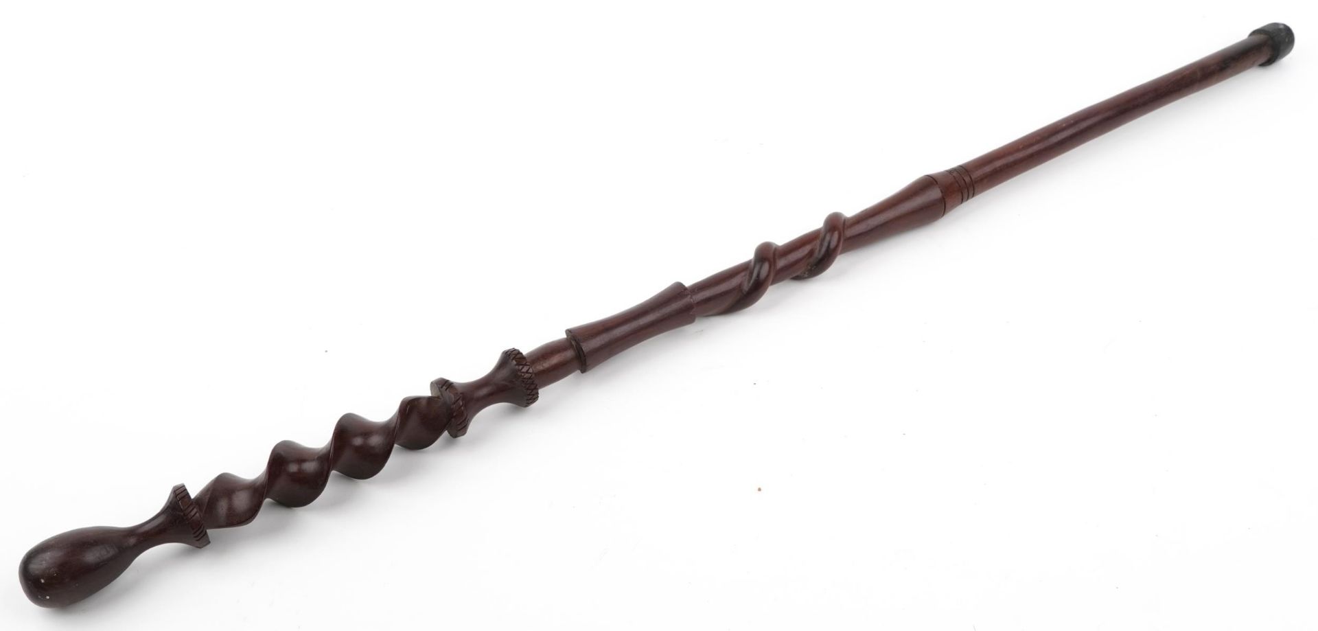 Tribal interest hardwood walking stick carved with a serpent, 93cm in length - Bild 3 aus 3