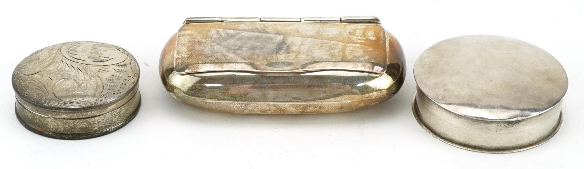 Two circular silver pillboxes and a silver snuff box, the largest 6.5cm wide, total 58.2g - Image 2 of 8
