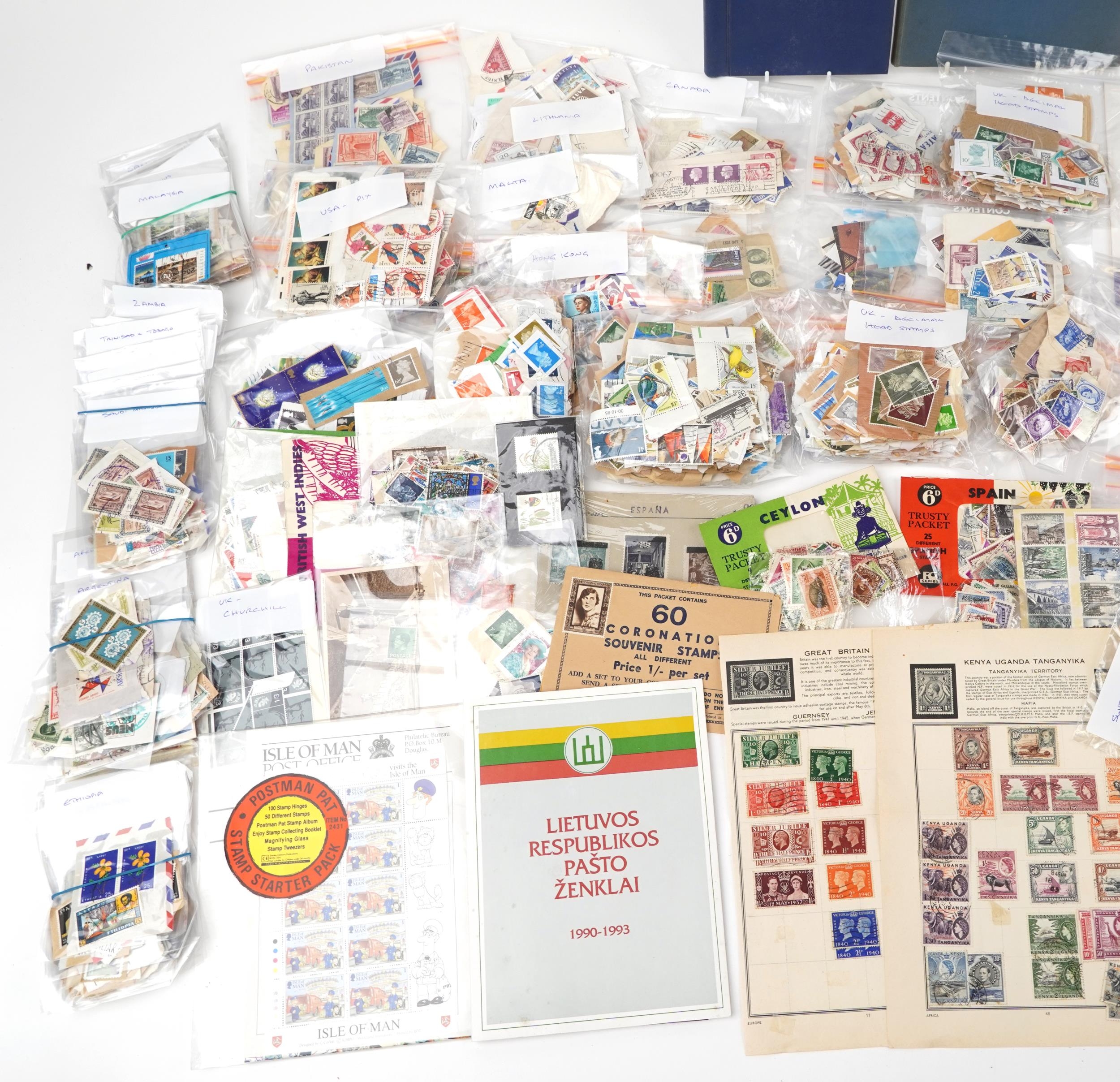 Large collection of British and World stamps - Image 3 of 13