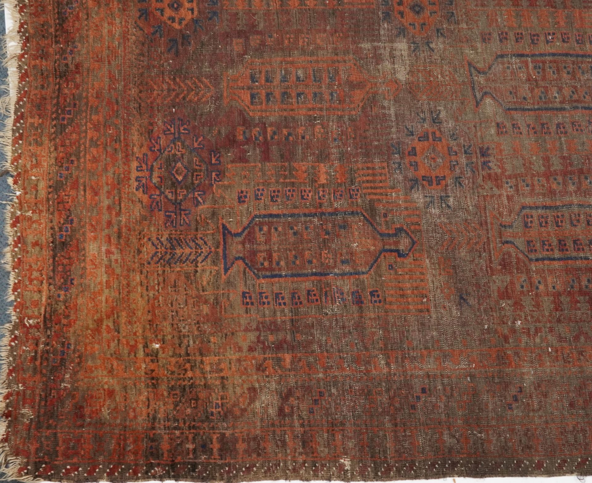 Antique Turkish carpet having an all over blue and red geometric design , 290cm x 206cm - Image 4 of 7