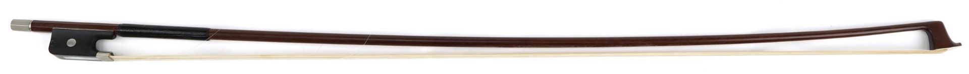 Wooden violin bow with mother of pearl frog impressed Erich Steiner, 74.5cm in length - Image 3 of 6