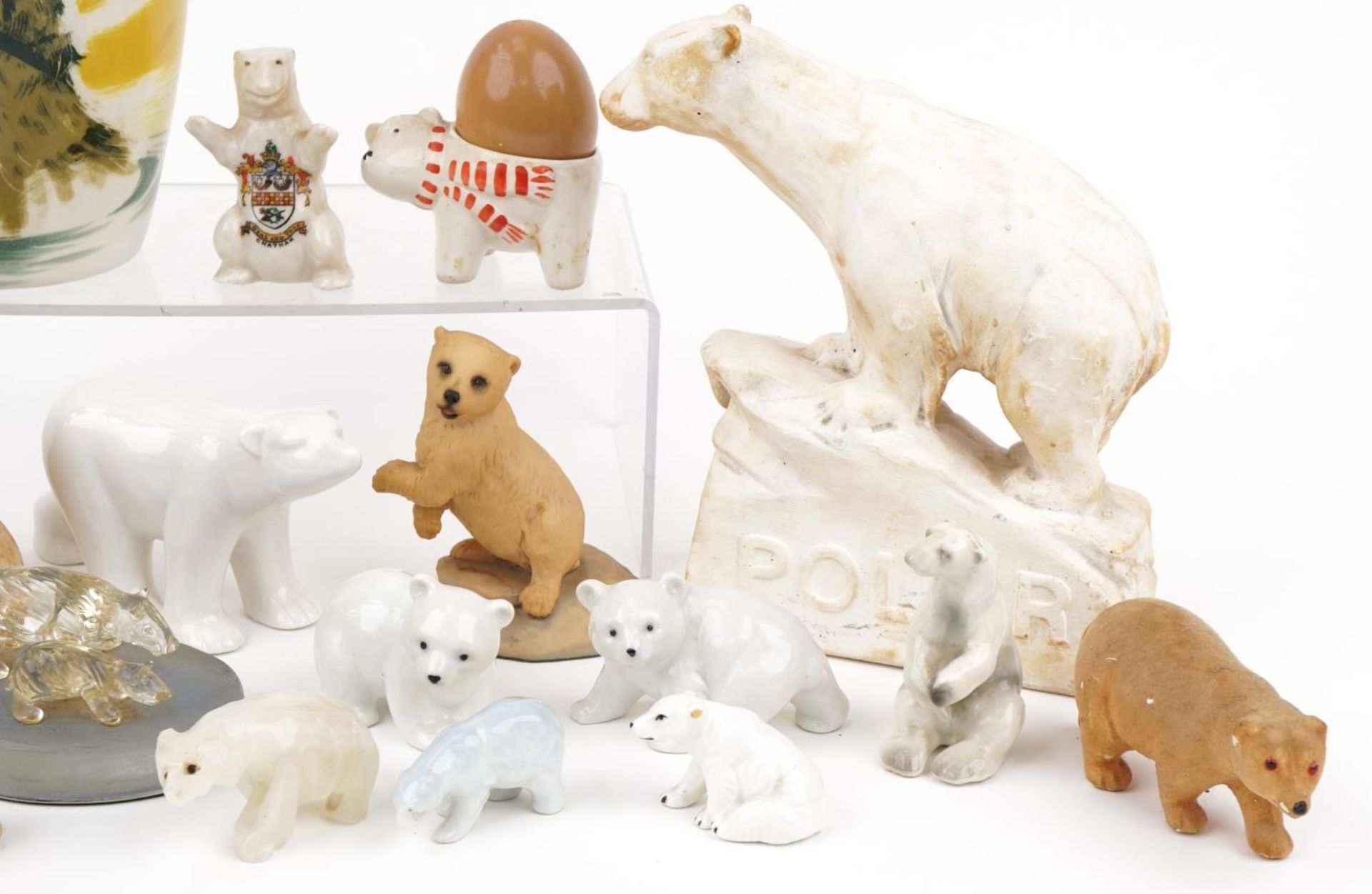 Collection of Art Deco and later polar bear figures and an ice pail, the largest 21cm high - Bild 5 aus 6