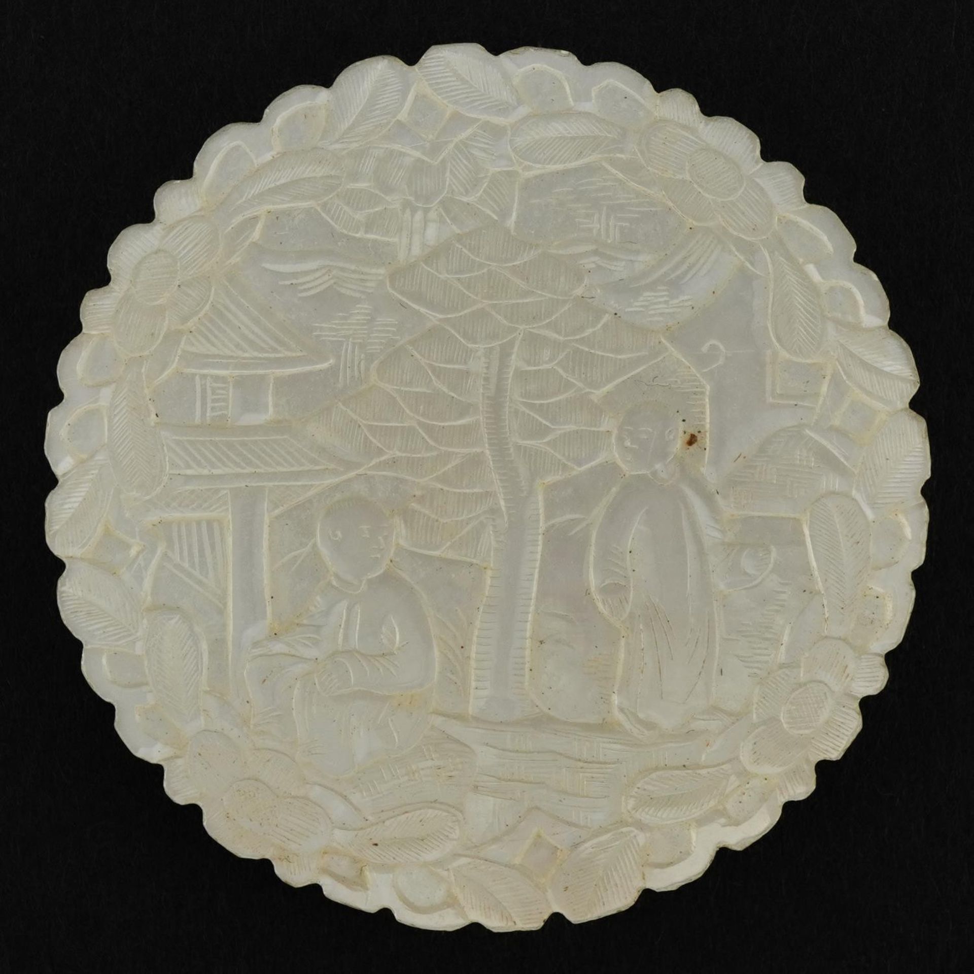 Ten good Chinese Canton mother of pearl gaming counters finely carved with figures amongst - Image 15 of 18
