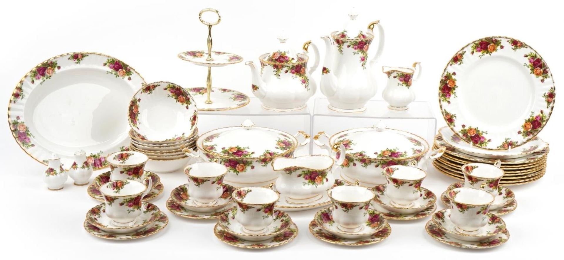 Royal Albert Old Country Roses dinner and teaware including teapot, coffee pot, two lidded - Image 2 of 10