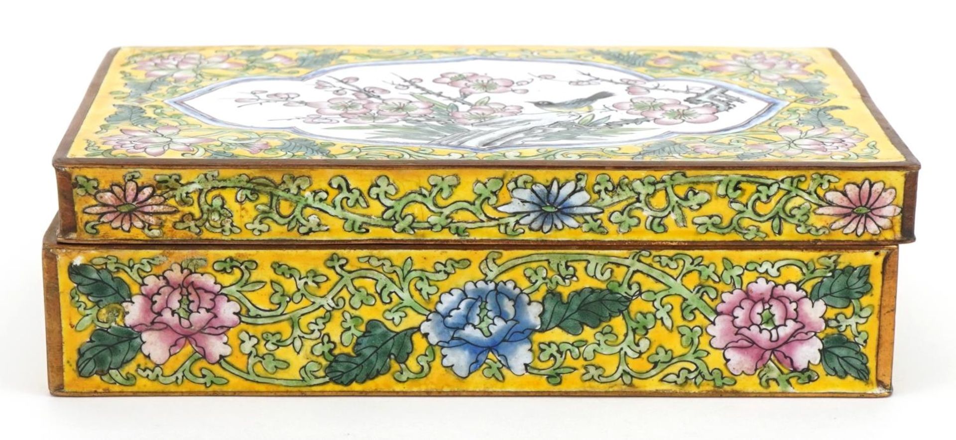Chinese Canton enamel box hand painted with a bird amongst flowers, 4.5cm H x 16cm W x 9.5cm D - Bild 2 aus 8