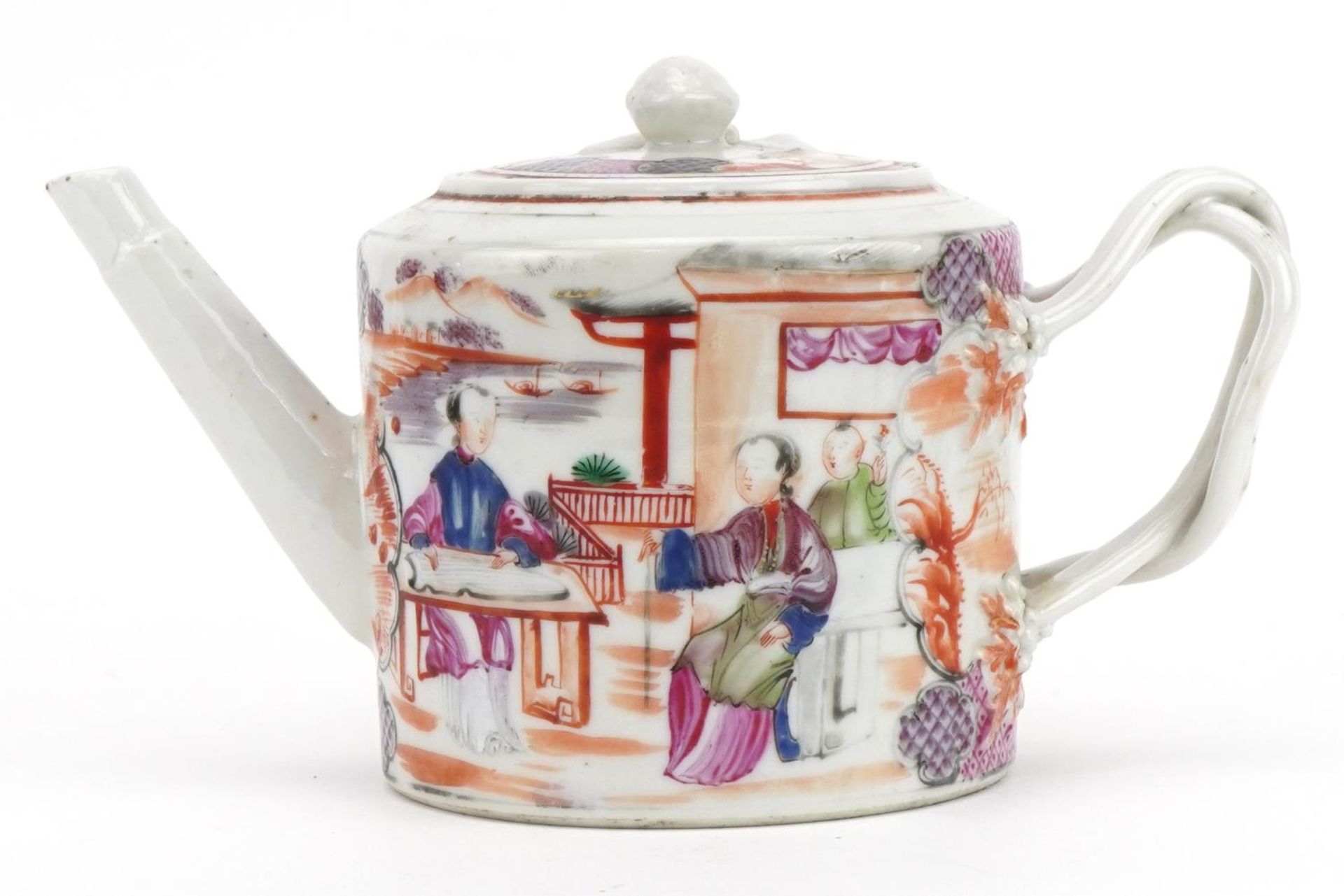 Chinese Mandarin porcelain teapot hand painted in the famille rose palette with figures in a - Bild 3 aus 14