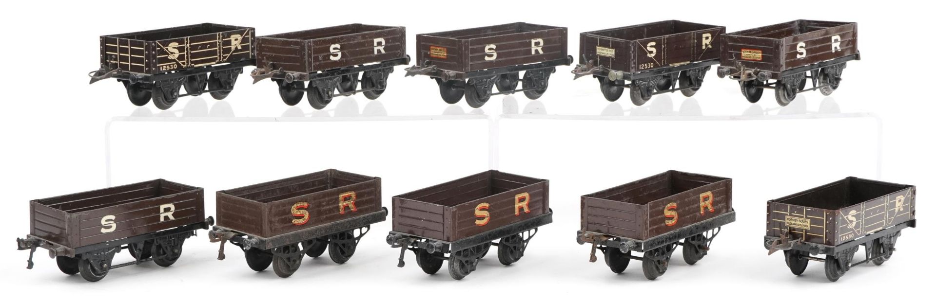 Ten Hornby O gauge tinplate model railway Southern Rail wagons