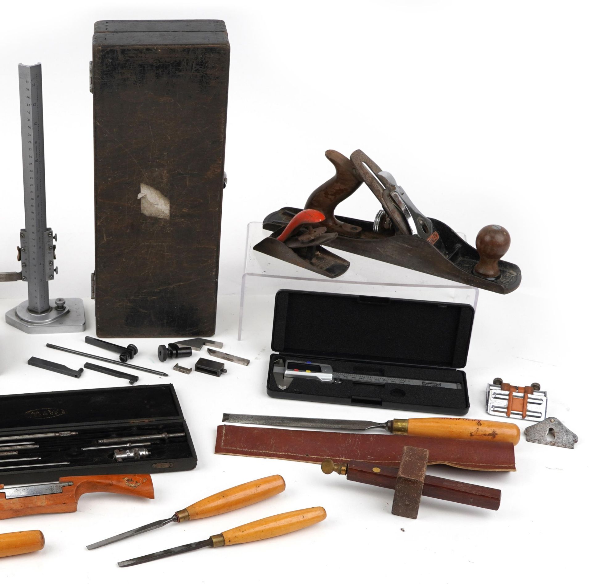 Vintage and later tools including a Chesterman height gauge, drill bits, Record planes and chisels - Image 3 of 3