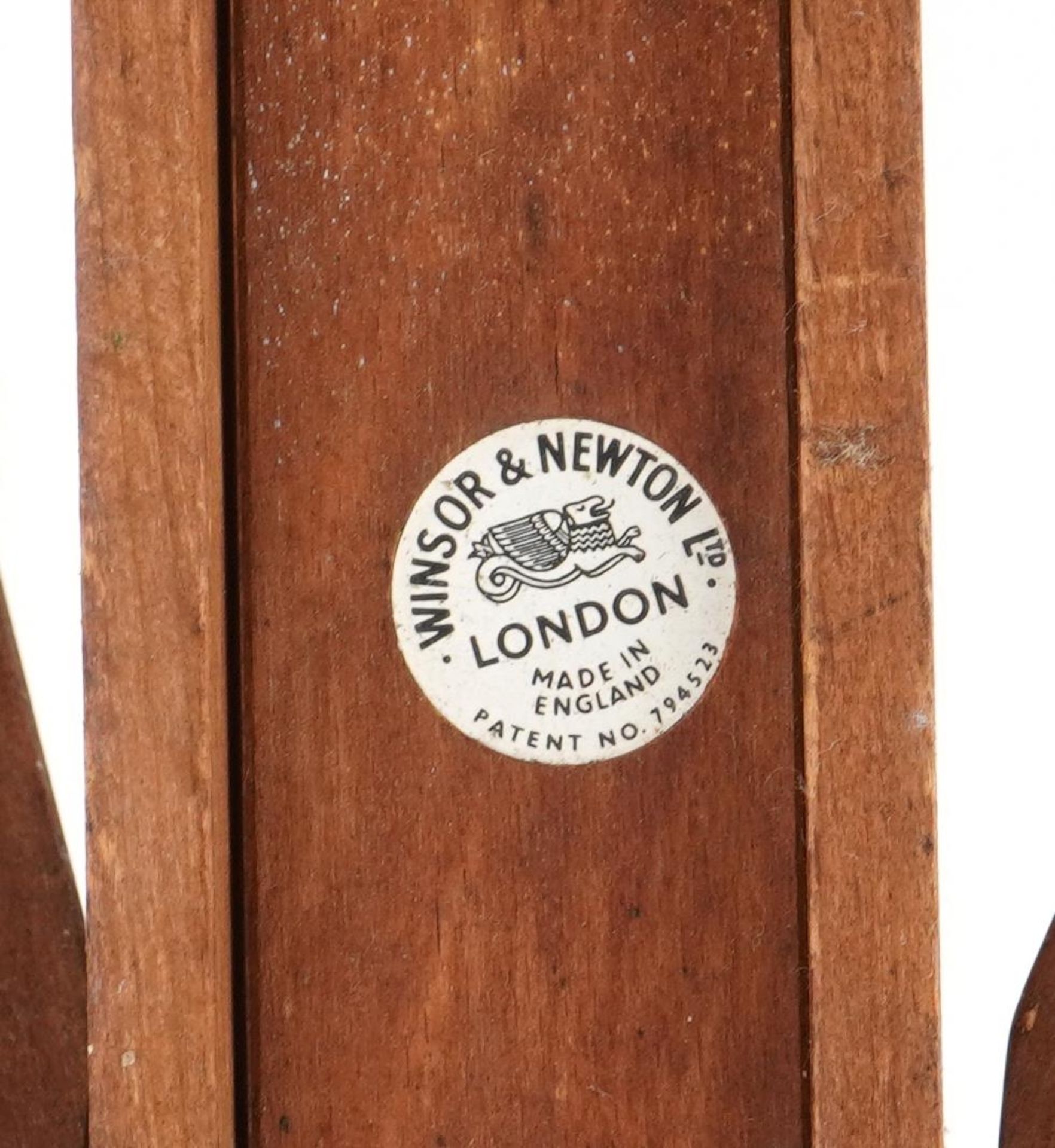 Vintage Winsor & Newton artist's easel and a folding artist's stool, the stool 52cm high - Bild 3 aus 4