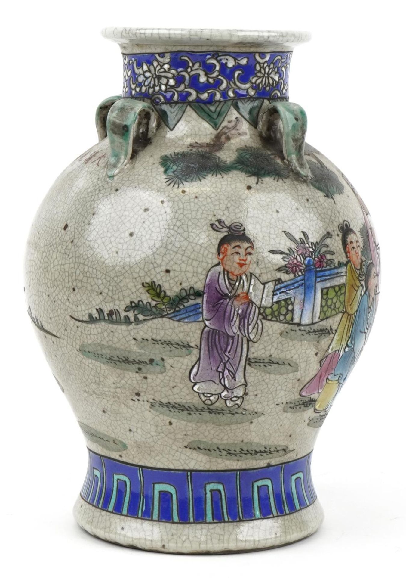 Chinese archaic style baluster vase with four handles hand painted in the famille rose palette - Bild 4 aus 6