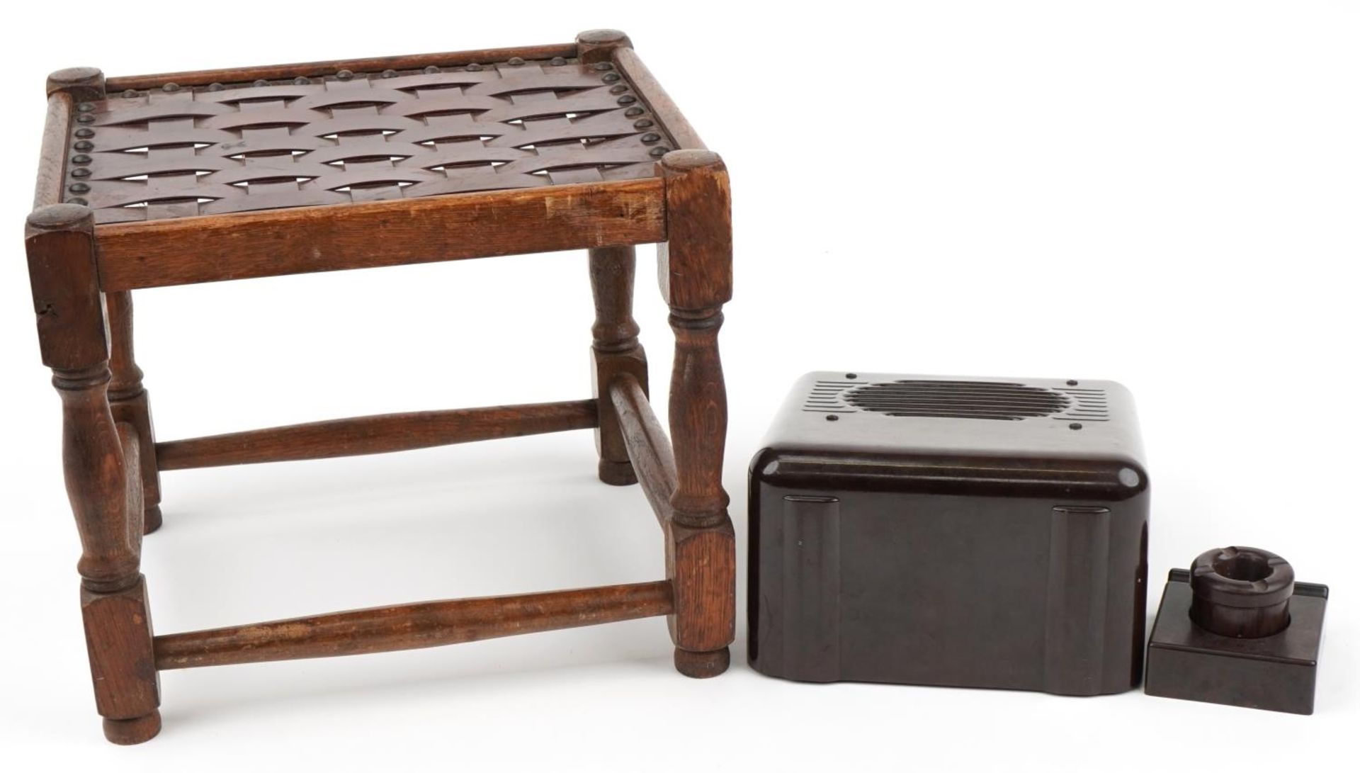 Art Deco brown Bakelite including oak stool with Bakelite seat and speaker, the largest 29.5cm - Bild 3 aus 4