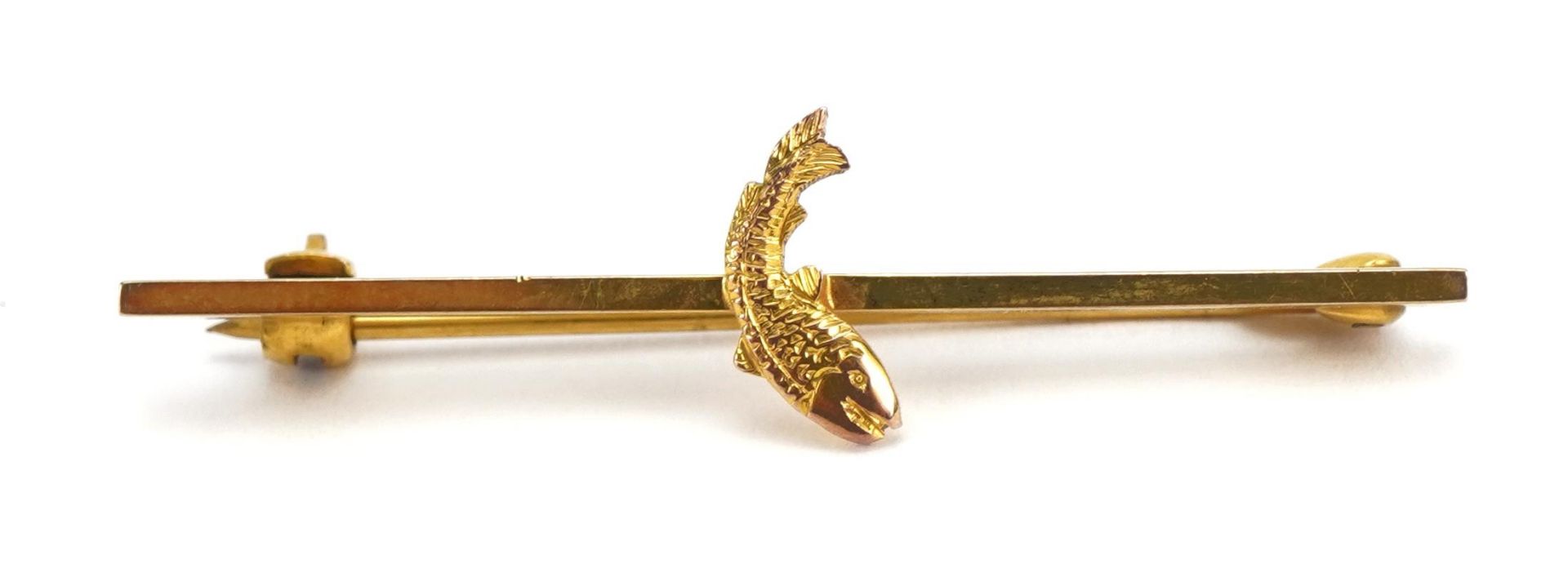 9ct gold salmon bar brooch, 4.4cm wide, 2.6g