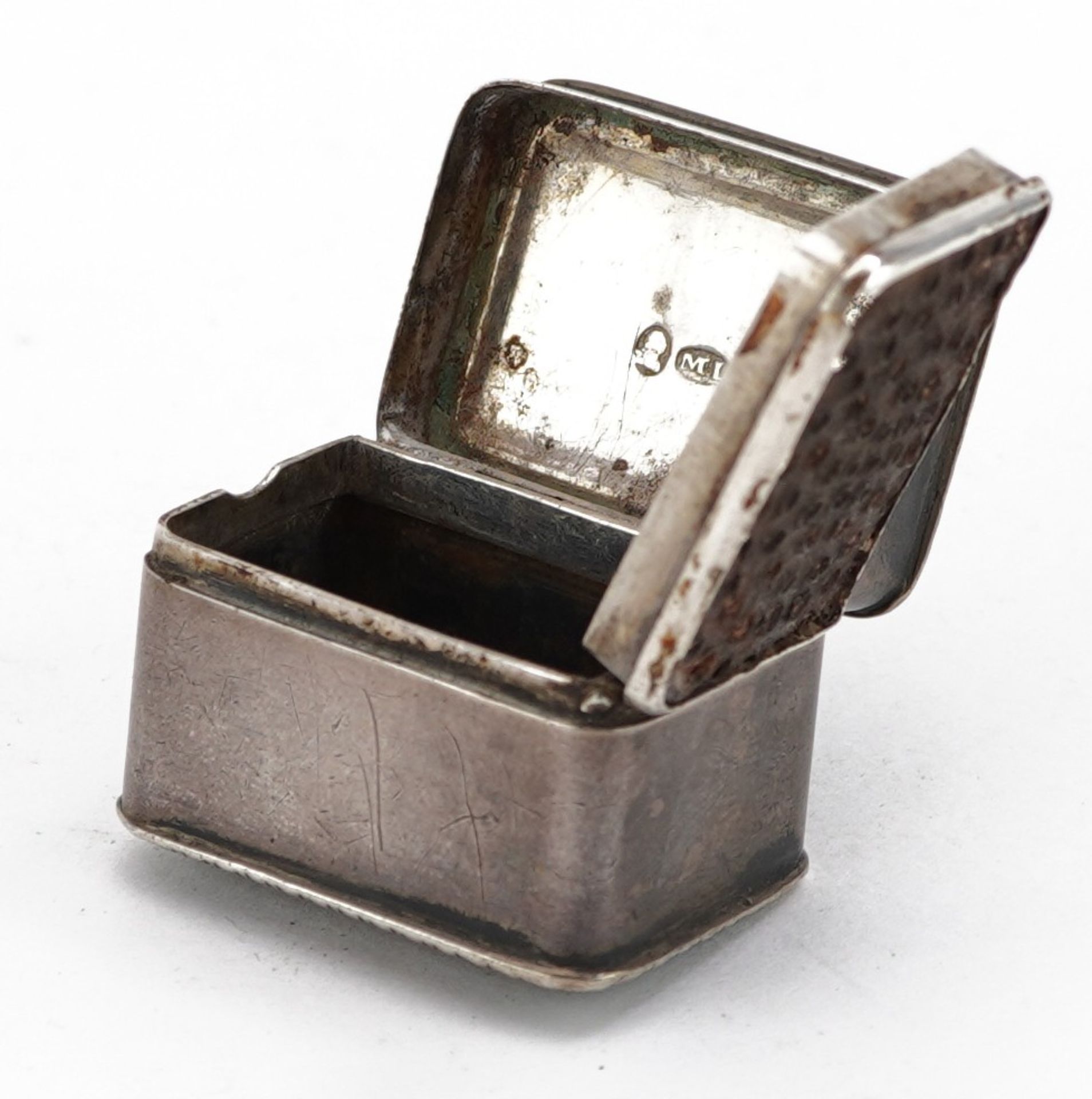 Matthew Linwood, George III silver nutmeg grater, indistinct Birmingham hallmarks, possibly 1809, - Bild 4 aus 6