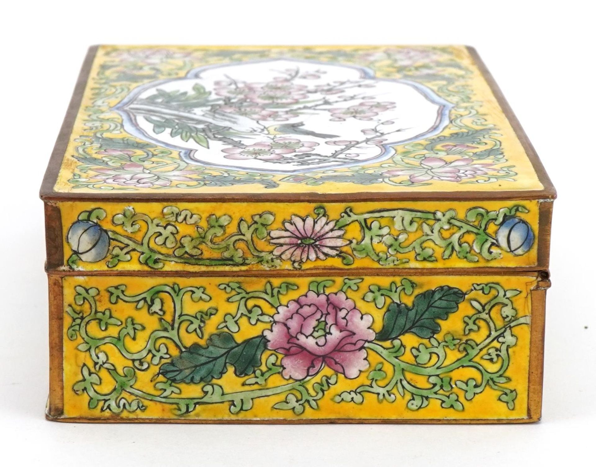 Chinese Canton enamel box hand painted with a bird amongst flowers, 4.5cm H x 16cm W x 9.5cm D - Bild 5 aus 8