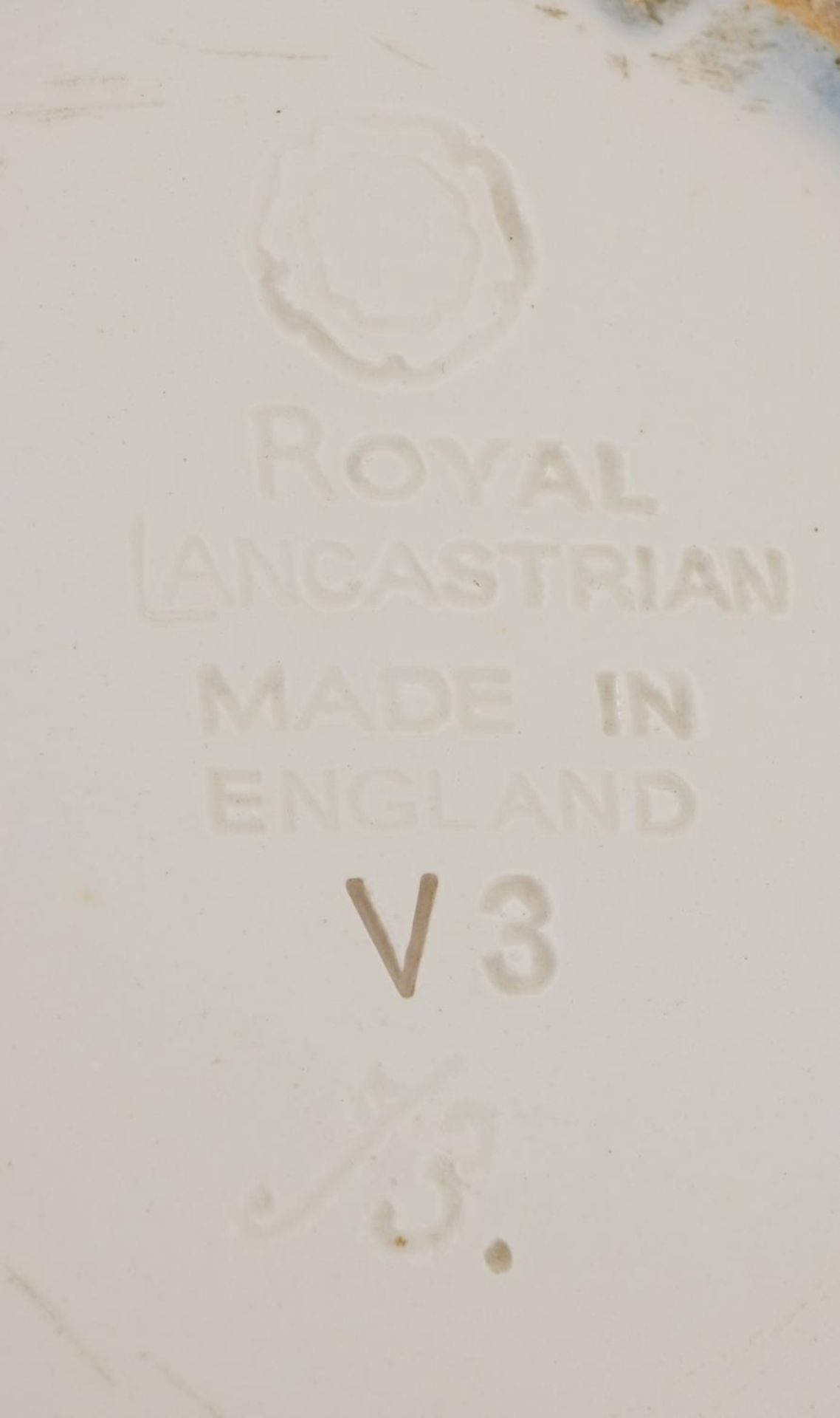 Pilkington's Royal Lancastrian vase having a mottled blue dripping glaze, impressed V3 to the - Image 4 of 4