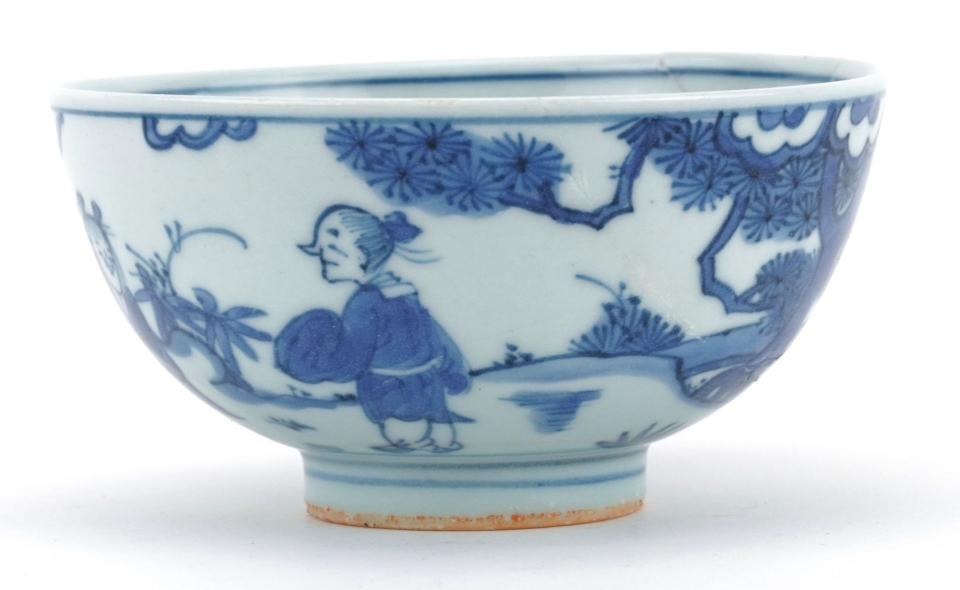 Chinese blue and white porcelain bowl hand painted with figures, six figure character marks to the - Bild 4 aus 12