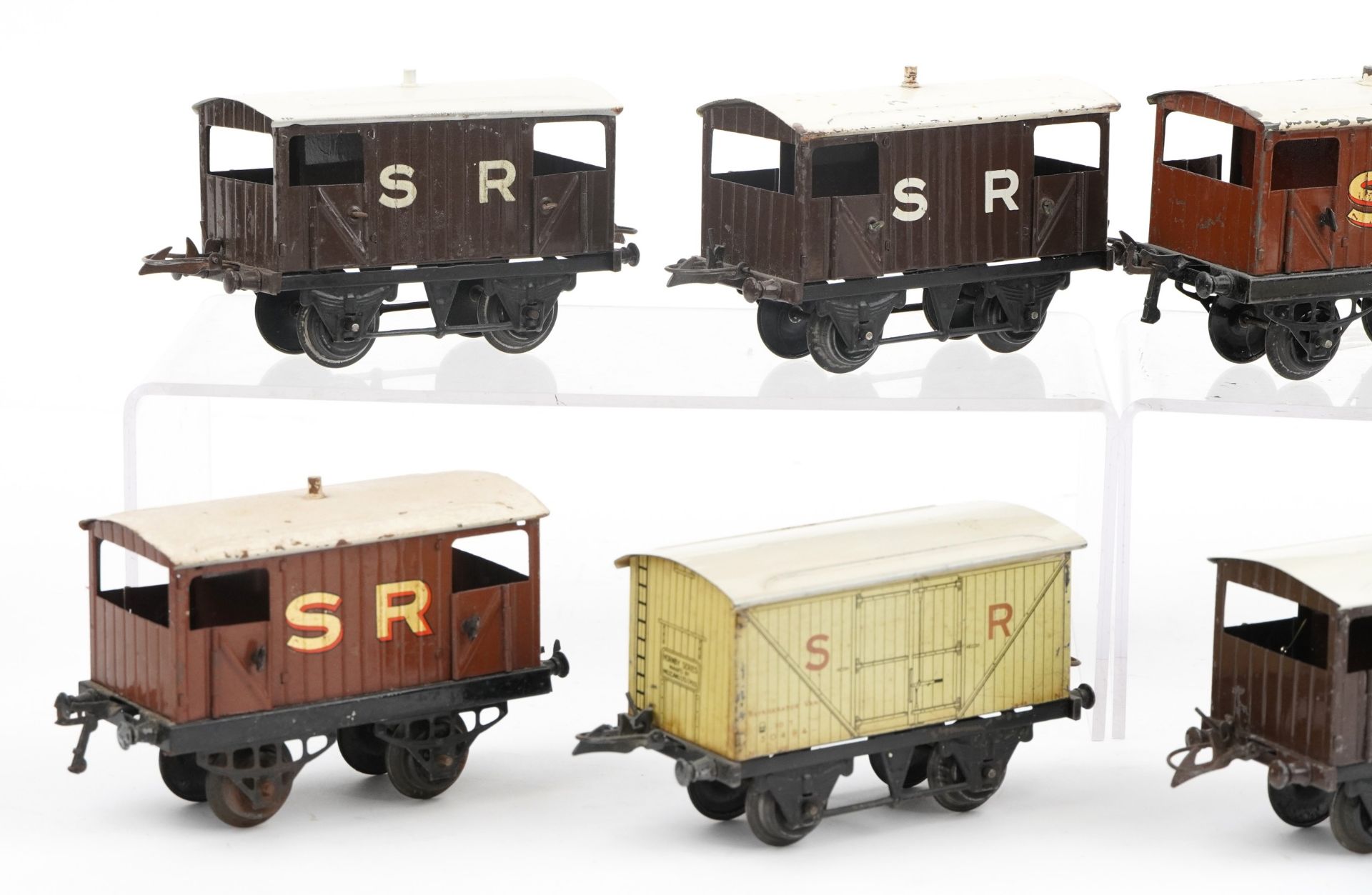 Eight Hornby O gauge tinplate model railway Southern Rail wagons - Image 2 of 3