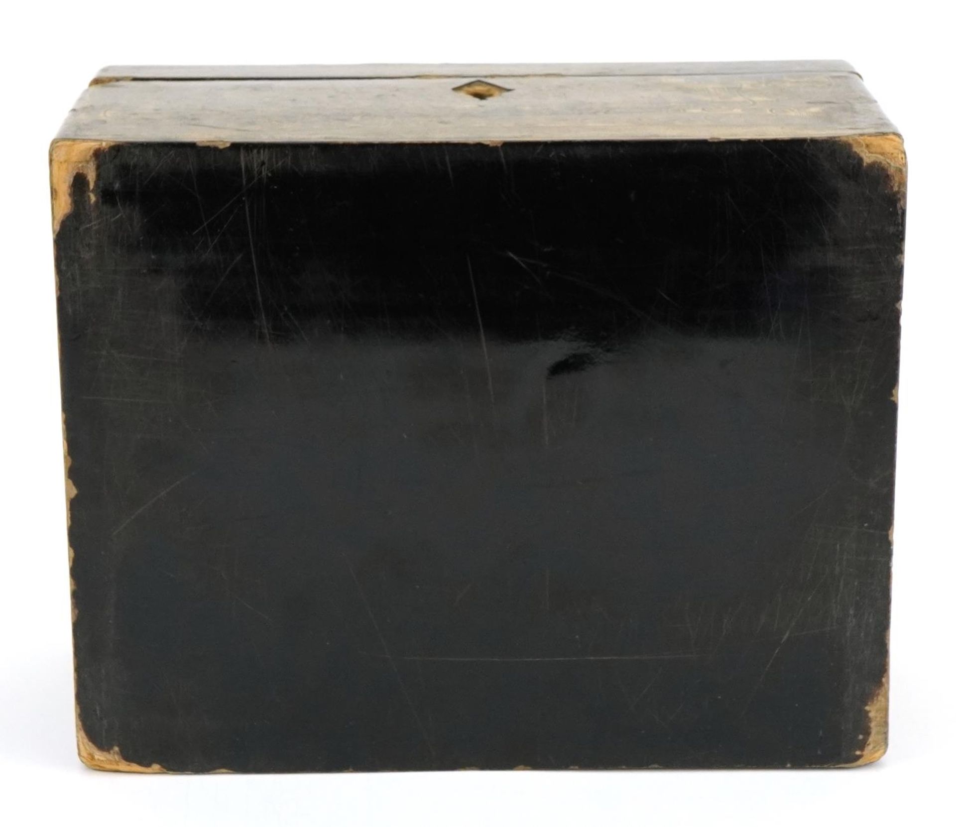 Chinese black lacquered tea caddy with pewter liner, finely gilded with dragons and figures, 10. - Image 9 of 9