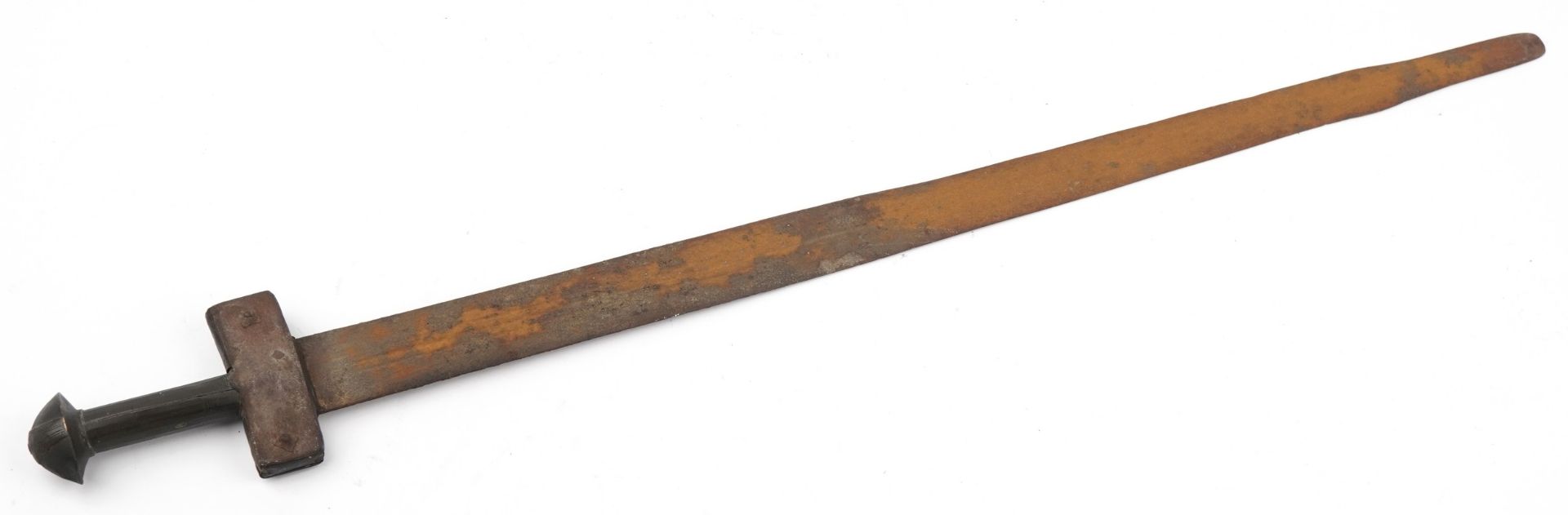 Antique sword with engraved pommel, possibly Moorish, 98.5cm in length - Image 3 of 3