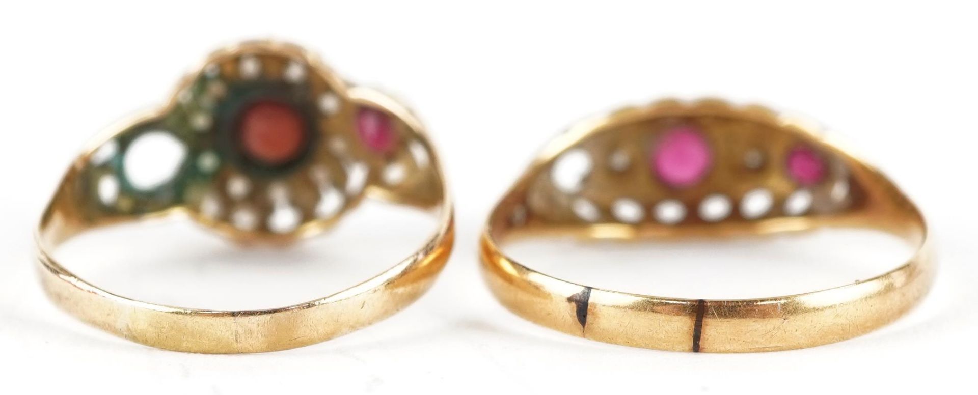 Two Victorian 18ct gold rings including one set with garnets, Birmingham hallmarks, sizes N and Q, - Bild 2 aus 5