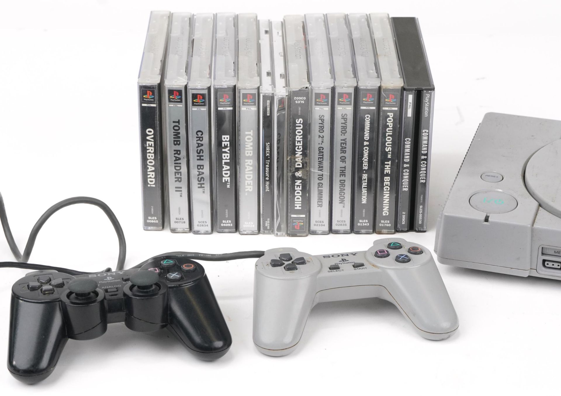 Sony PlayStation 1 games console with controllers and a collection of games - Image 3 of 4