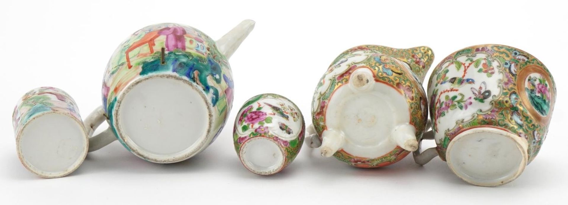 Chinese Canton porcelain including a teapot and three footed jug, each hand painted in the famille - Bild 6 aus 6