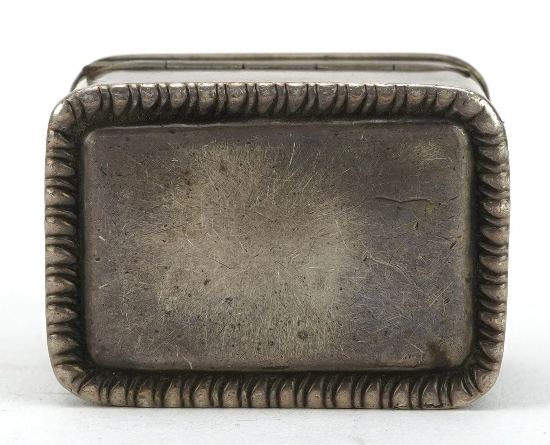 Matthew Linwood, George III silver nutmeg grater, indistinct Birmingham hallmarks, possibly 1809, - Bild 5 aus 6