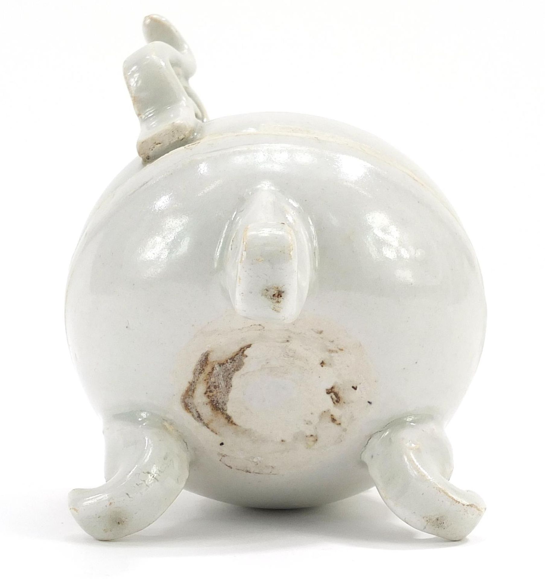 Chinese porcelain tripod censer and cover with twin handles and animal knop having a celadon - Image 5 of 6